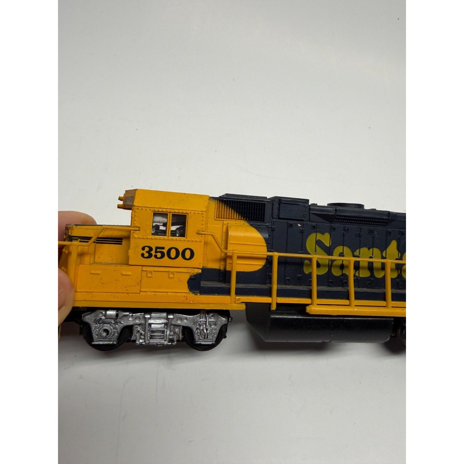VTG HO Life-Like GP38-2 #3500 Santa Fe Powered Diesel Locomotive, Untested