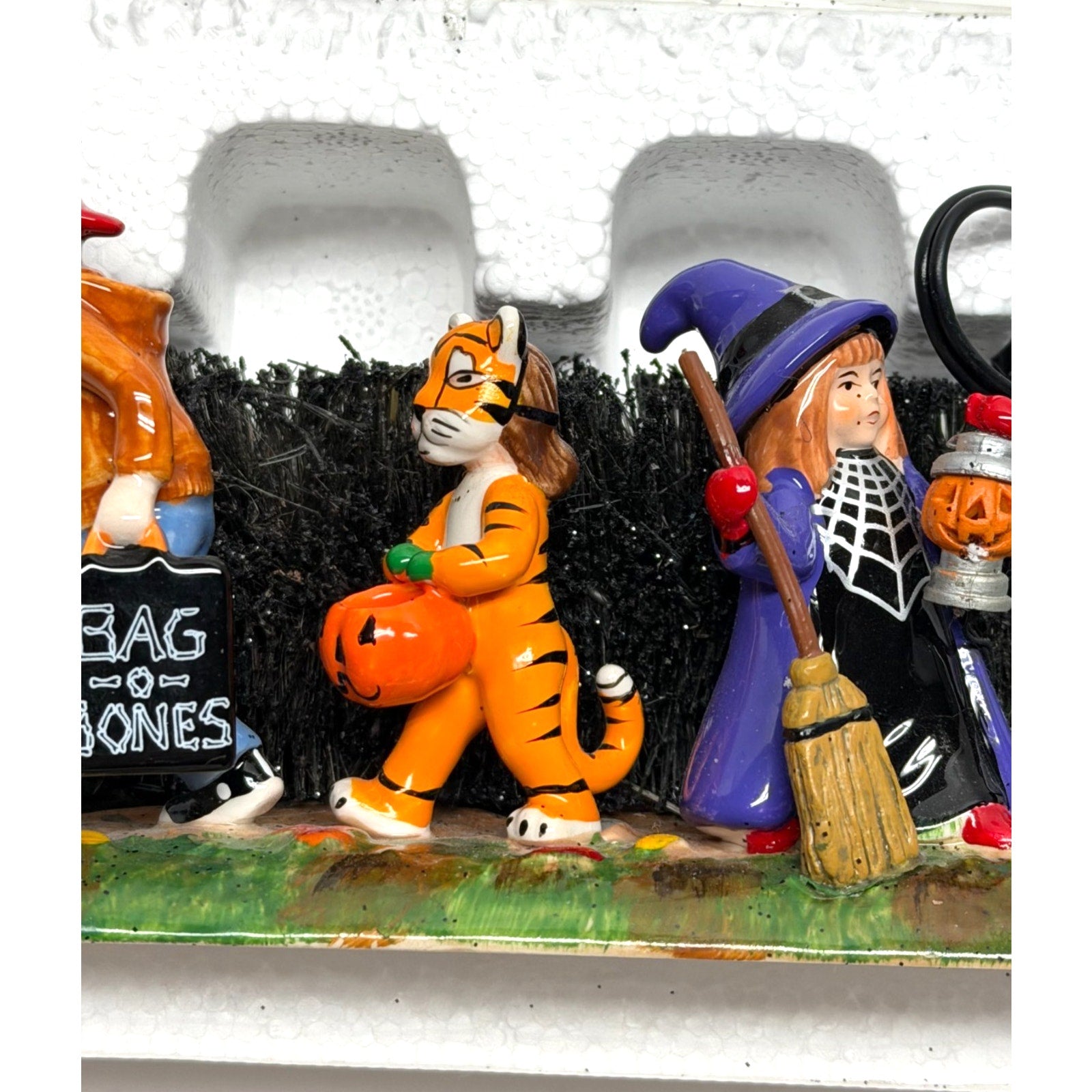 Vintage NEW Dept 56 Lighting Up Halloween #55238 - Snow Village Accessories