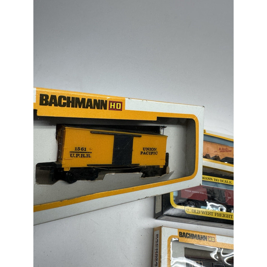 VINTAGE Lot of 9 Bachmann HD Train Cars NEW IN BOX
