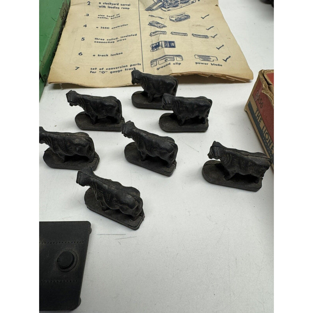 VINTAGE Lionel Operating 3656 Stockyard Working Set W/Car, Cows, Manual