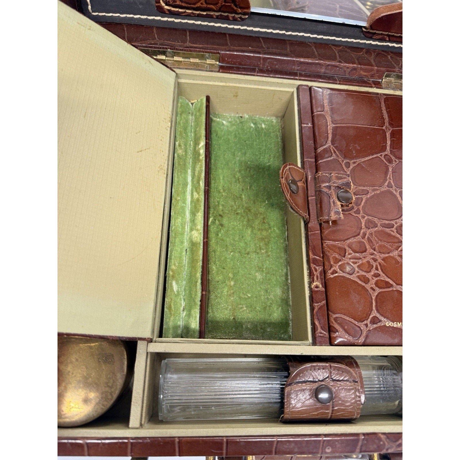 VINTAGE Saks Fifth Avenue NY Alligator-Embossed Leather Vanity Case