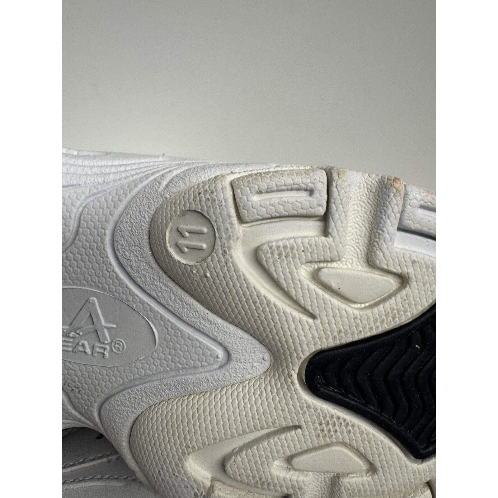 VINTAGE NOS 2002 LA Gear Shoes Men’s 11 Stamina Medium White/Navy