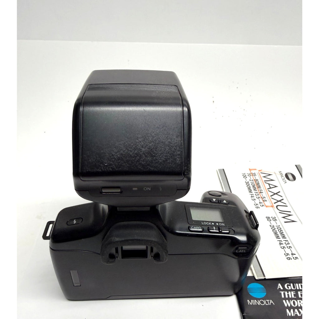 Vintage Minolta Maxxum 5000i 35mm SLR Film Camera portrait -Untested