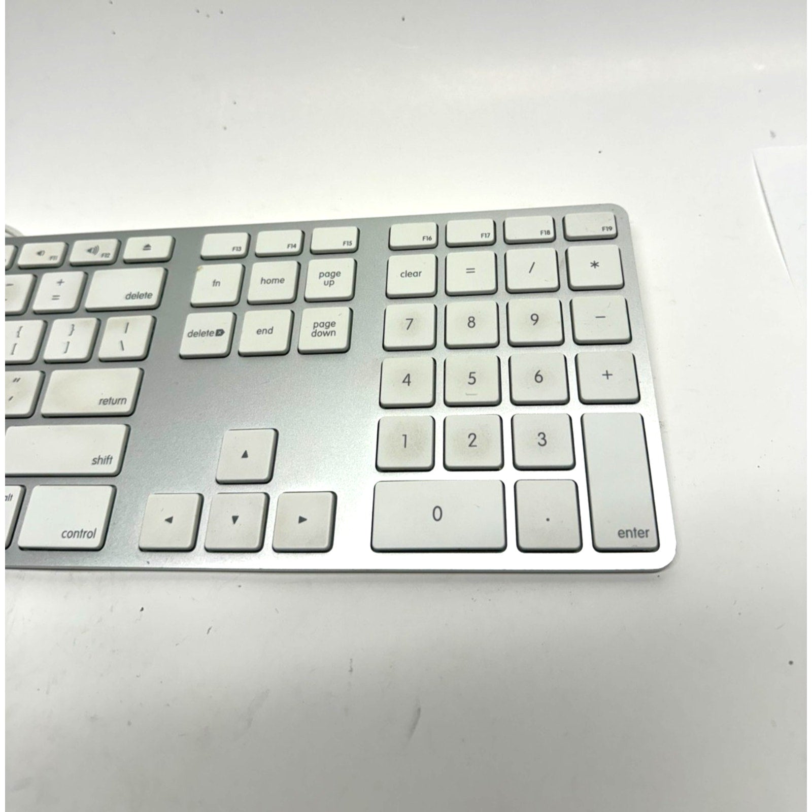 VTG Genuine Apple A1243 Wired USB Keyboard w/Keypad for iMac, Mac Mini, Mac Pro