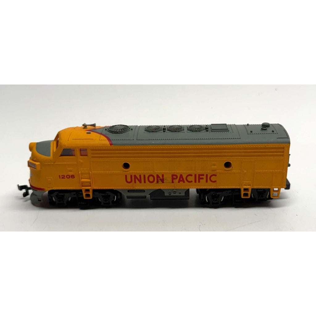 VTG Bachmann Union Pacific 1206 Locomotive HO Scale Diesel Engine Untested As Is
