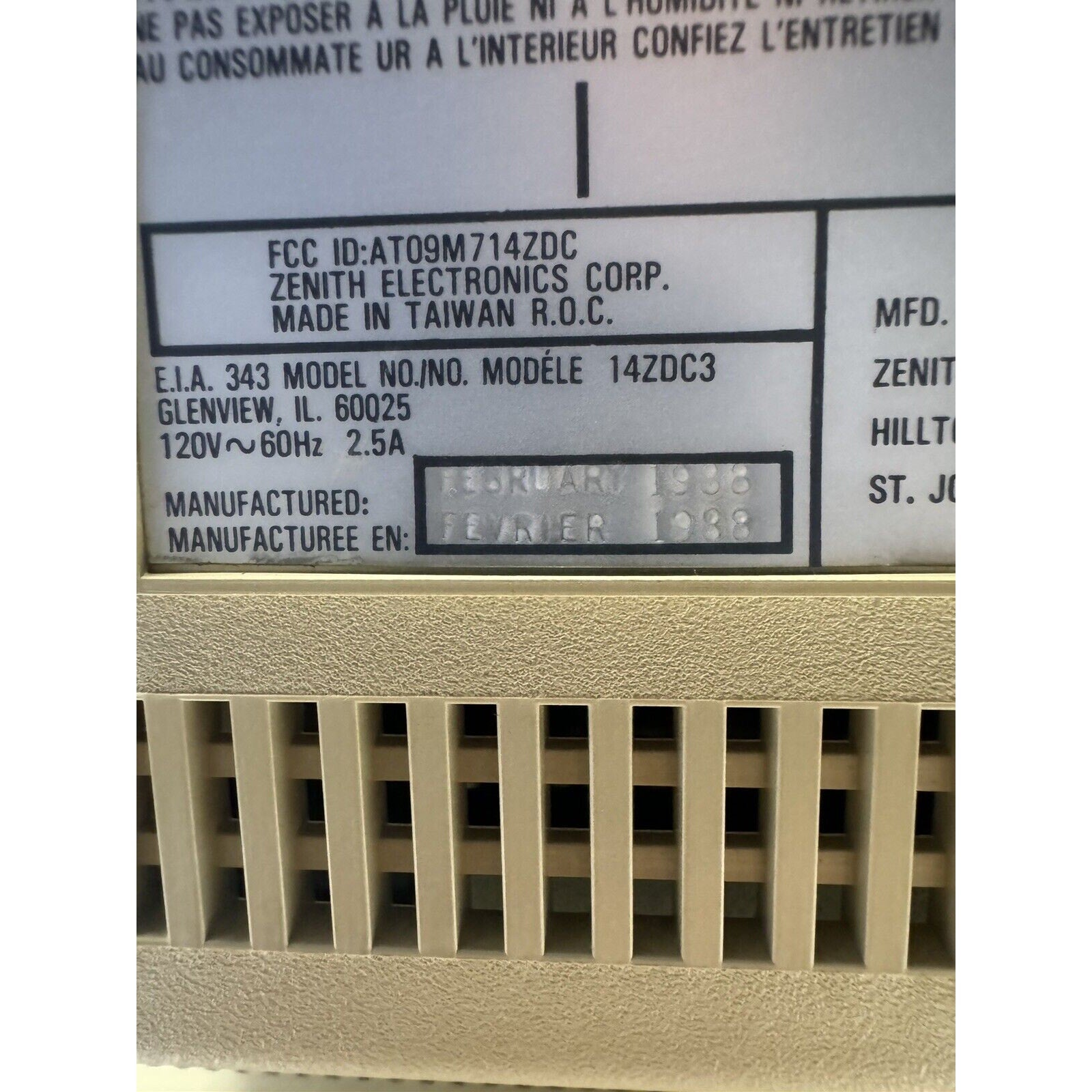 Vintage Zenith Data Systems 14ZDC3 Eazy PC Computer Powers Up