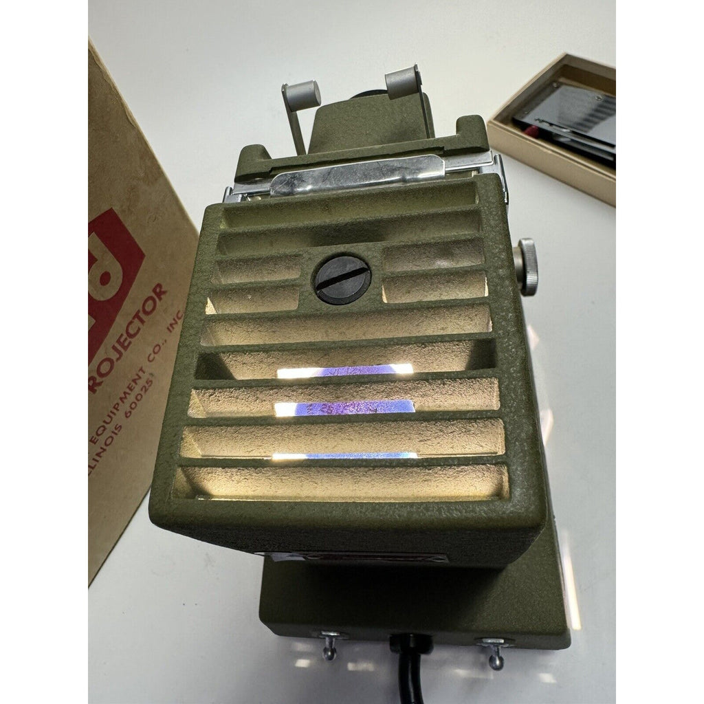 VINTAGE Standard Filmstrip Projector Model 666CN MADE IN USA