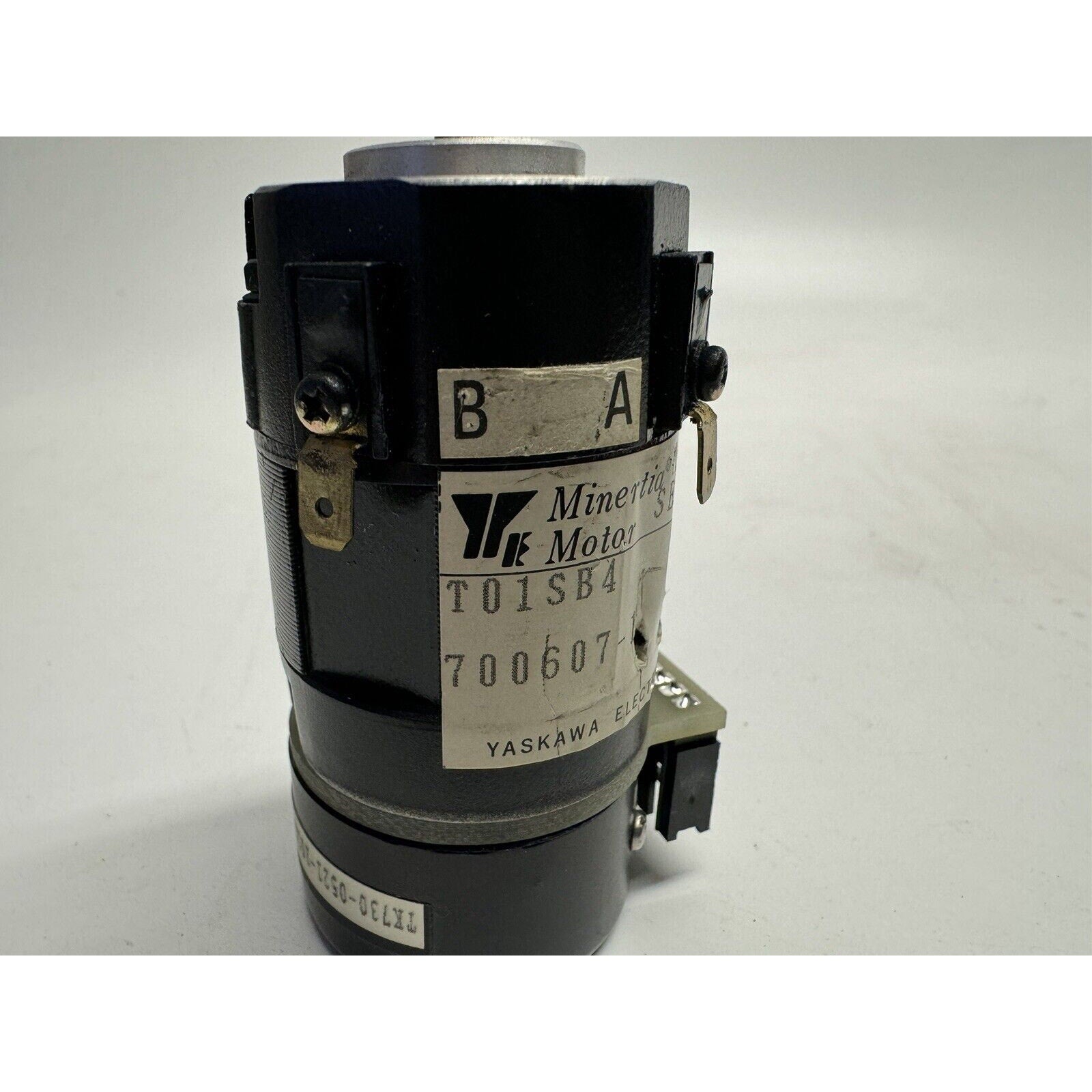 VINTAGE Yaskawa Electric Minertia Motor Mini Series T01SB4 700607 Made in Japan