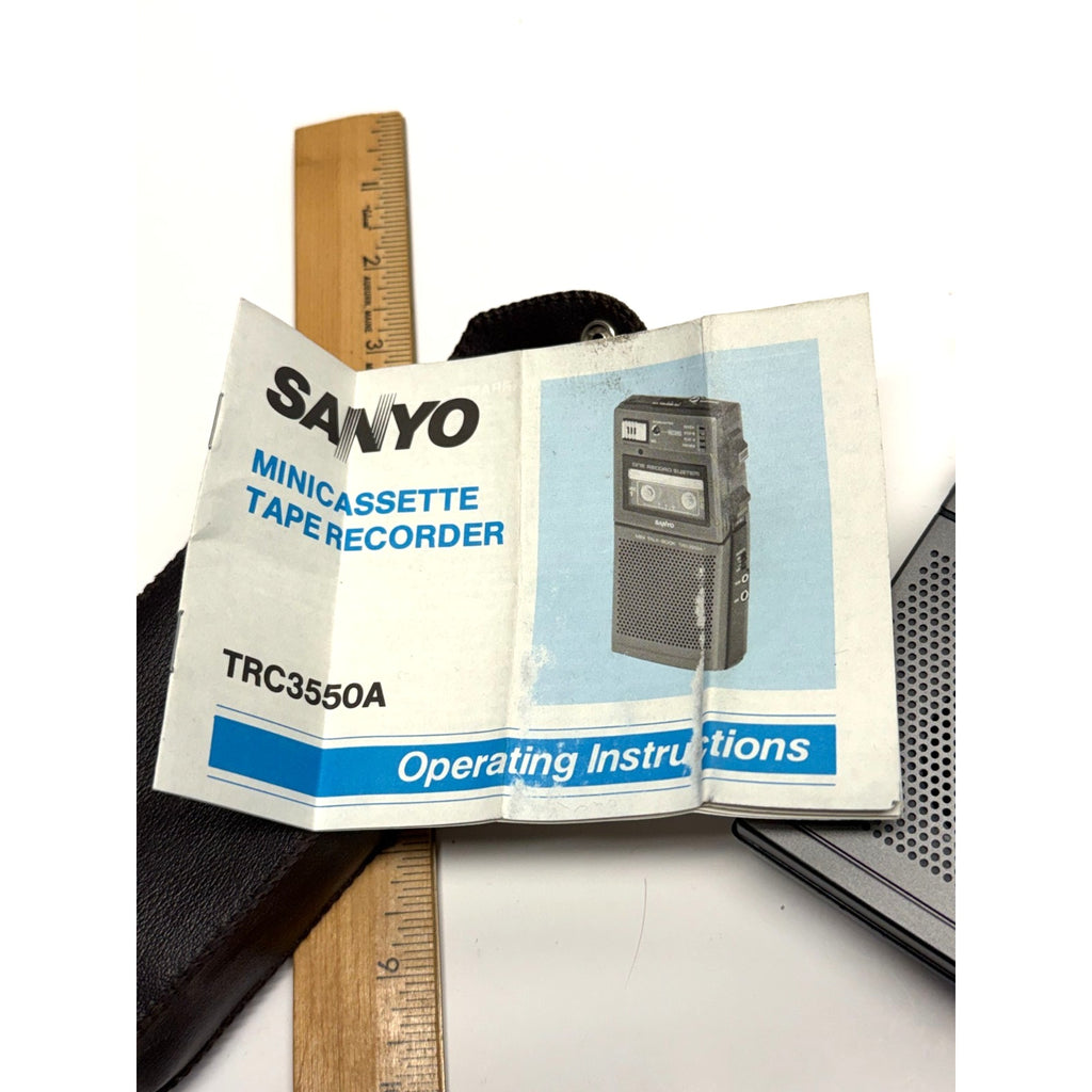VTG Sanyo TRC-3550A Mini Talk Book Mini Cassette Voice Recorder. Not working