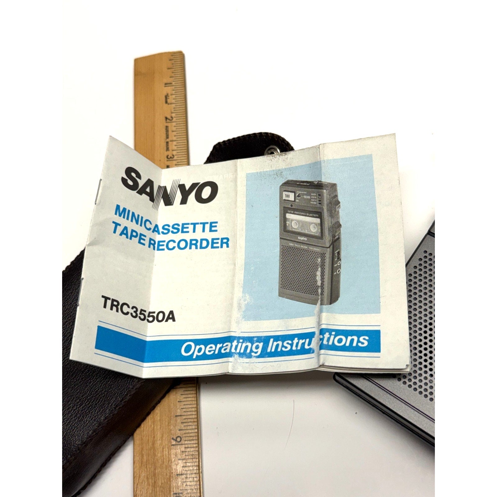 VTG Sanyo TRC-3550A Mini Talk Book Mini Cassette Voice Recorder. Not working