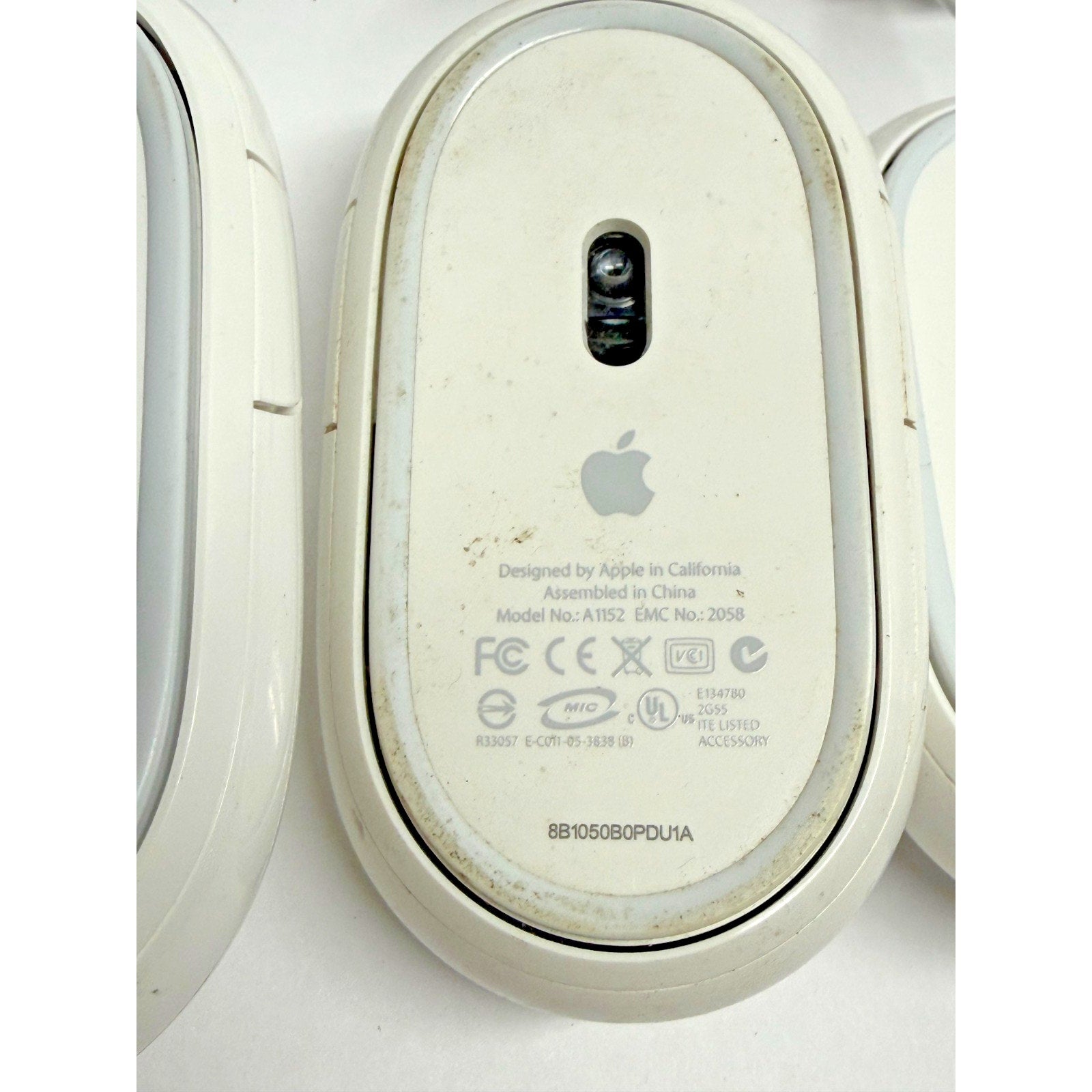 Vintage Lot of 4 Apple Mighty Mouse A1152 Wired USB Optical White Mice