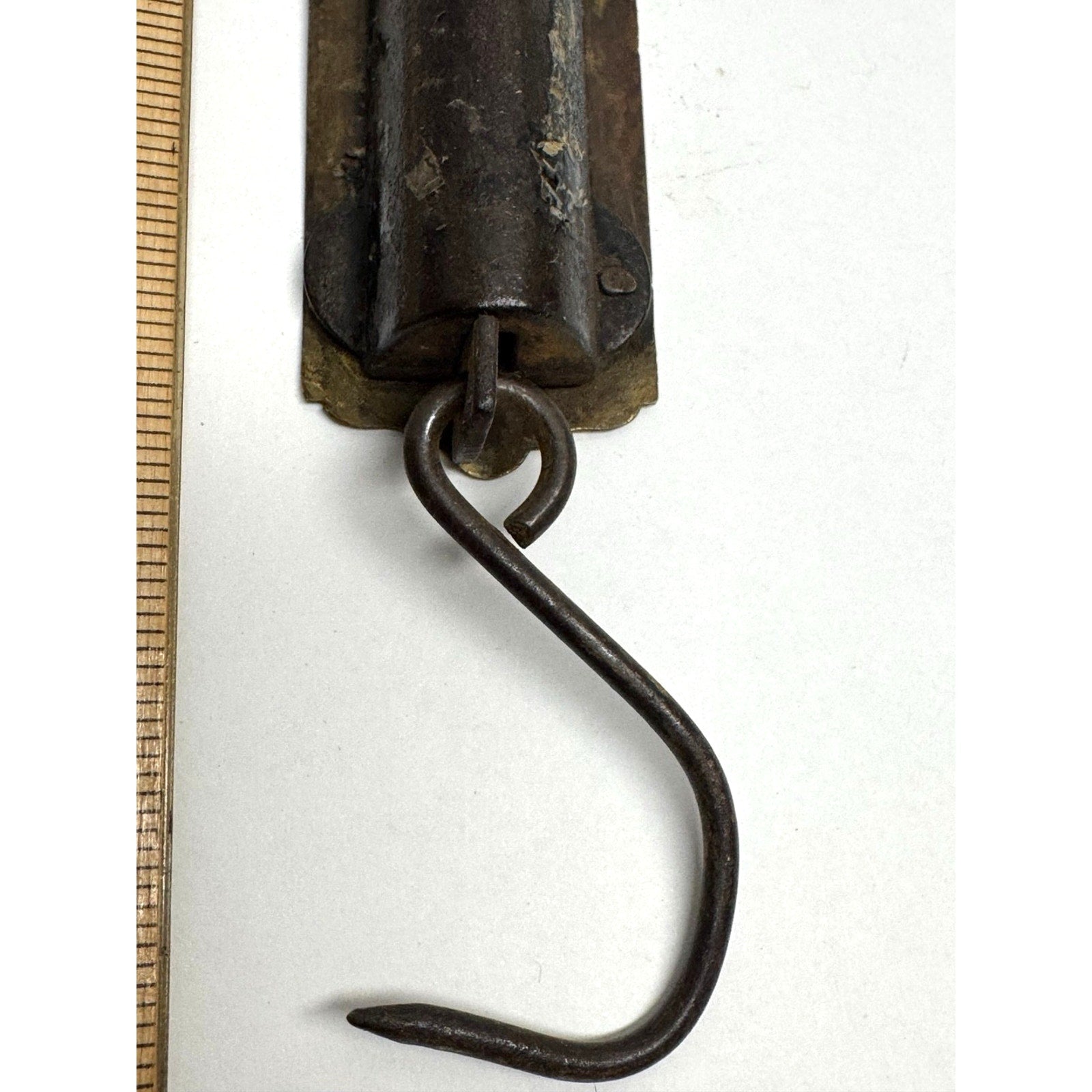 ANTIQUE MORTON'S BALANCE NO. 2 BRASS HANGING SCALE WEIGHS UP TO 24 POUNDS