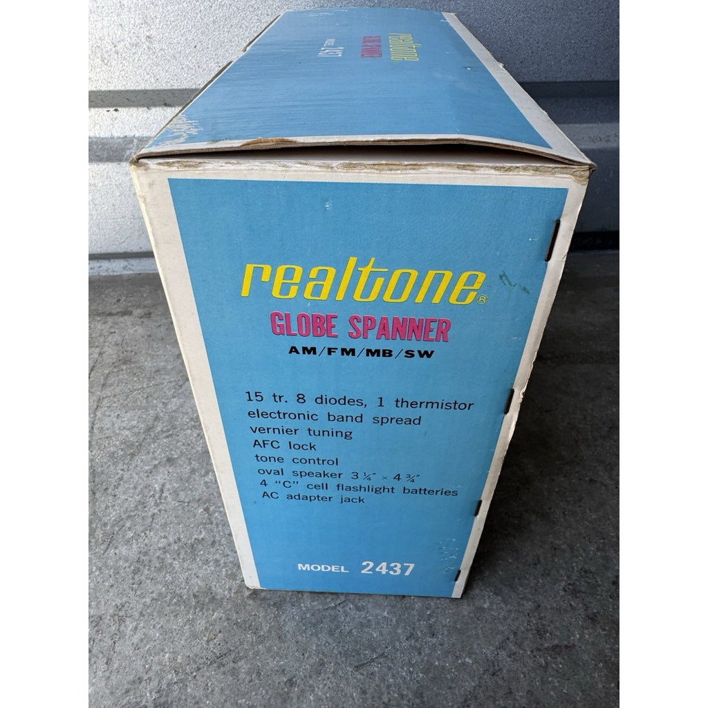 Vintage Realtone Solid State Radio AM FM 2437 Globe Spanner w/Box & Manual