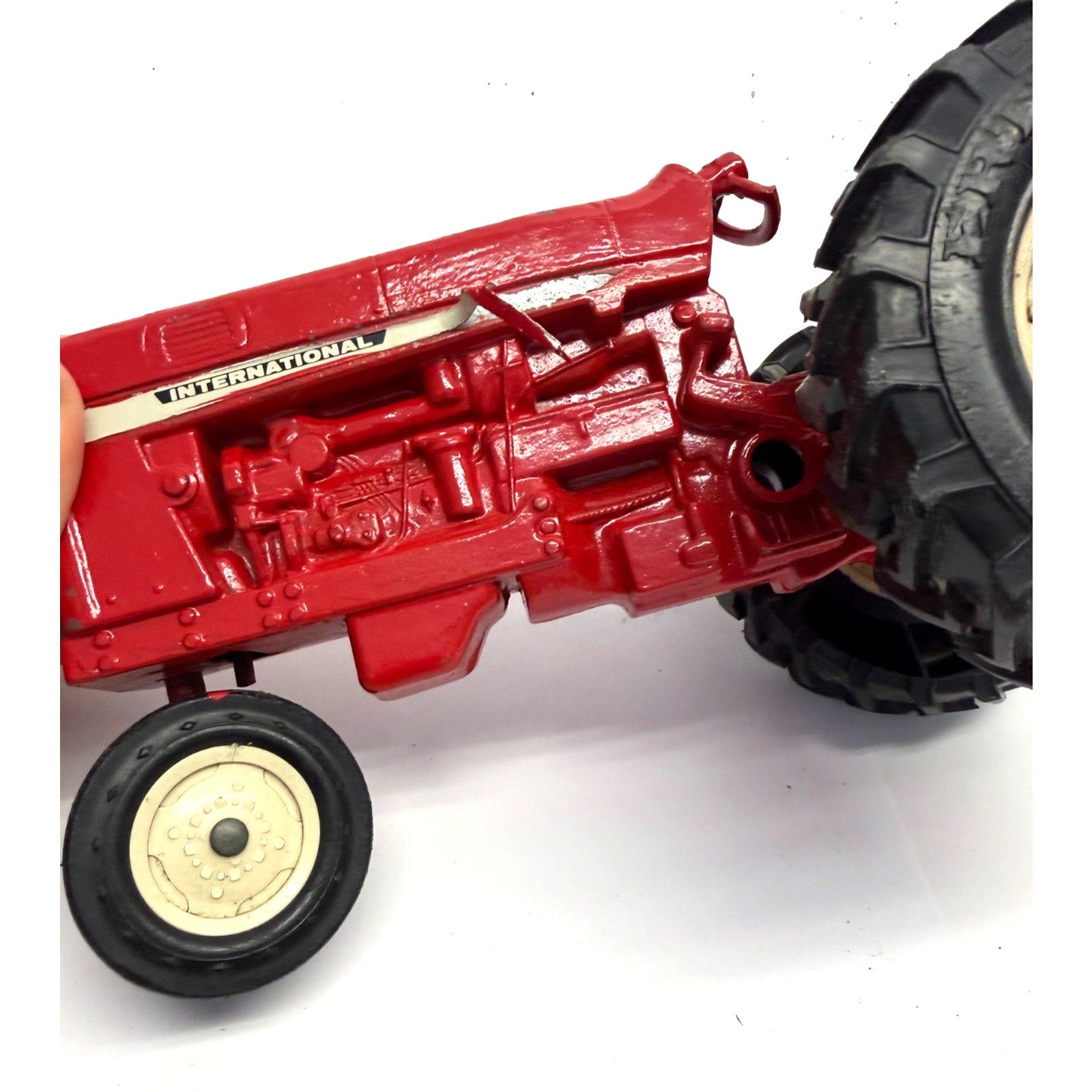 Vintage Ertl Diecast 1/16 Scale Red International Narrow Front Tractor