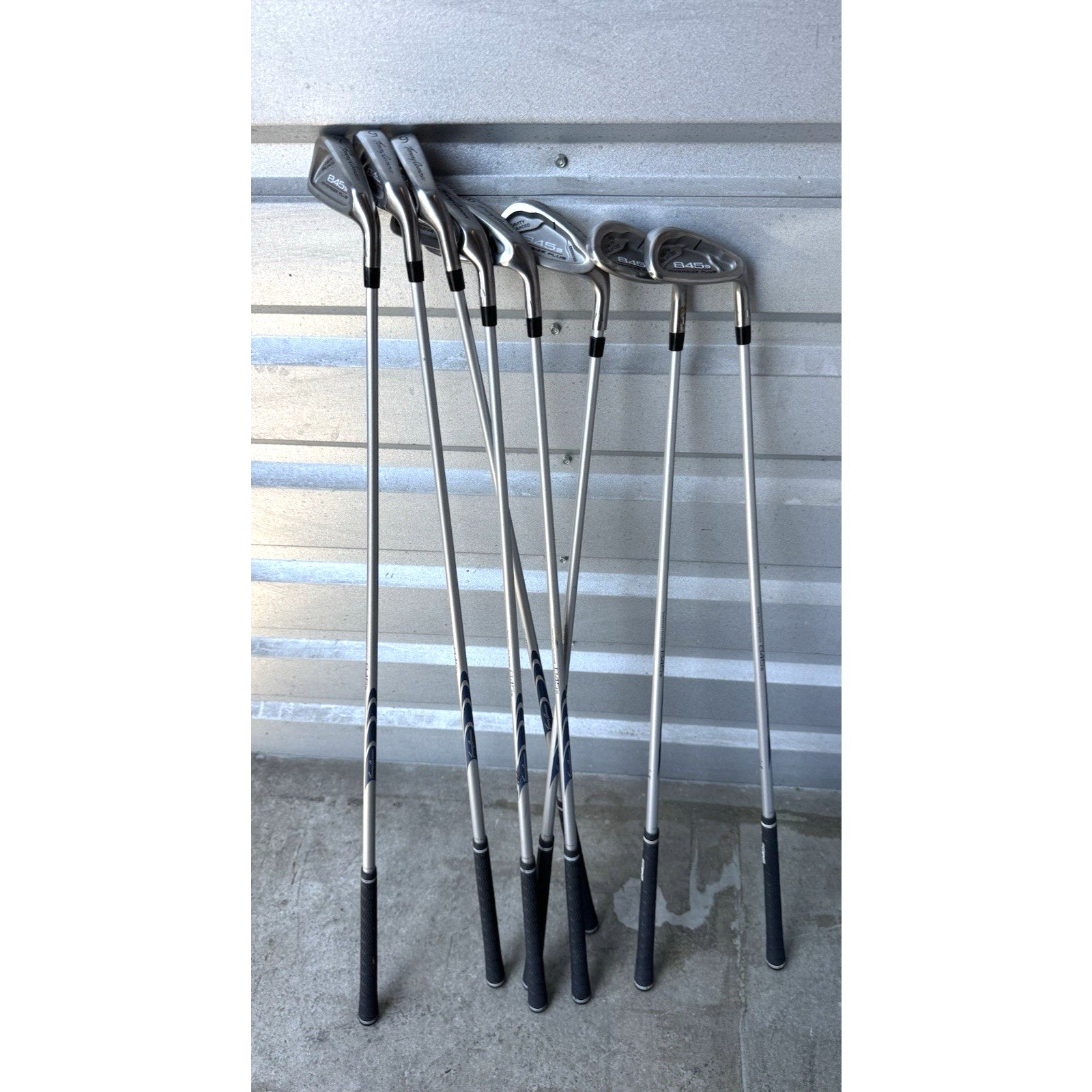 8 Pieces Tommy Armour 845s Oversize Plus Iron Set RH Graphite W-FLEX