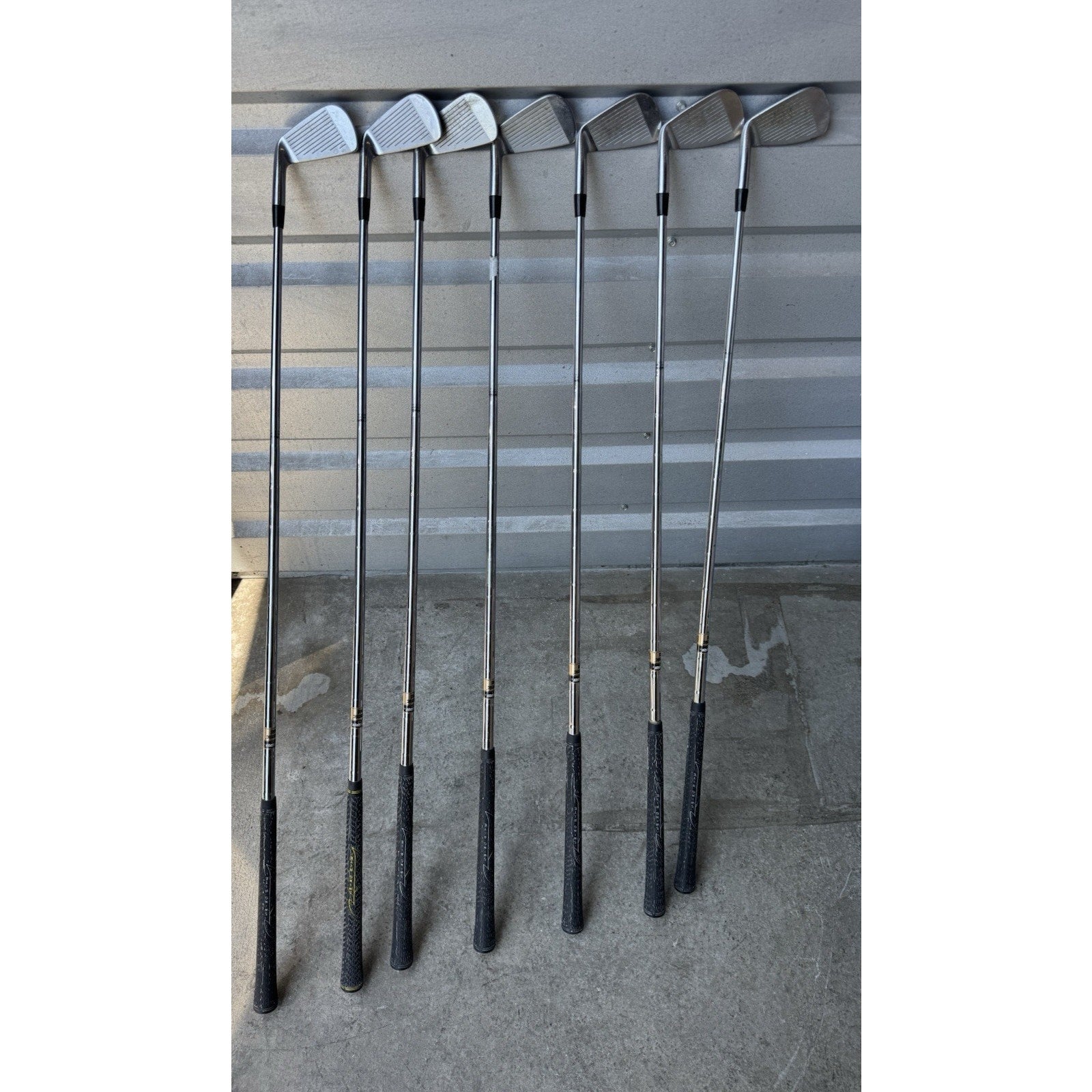 7 Pcs Titleist 690.CB FORGED 3-4-5-6-7-8-9 Iron set w/True Temper Dynamic Gold