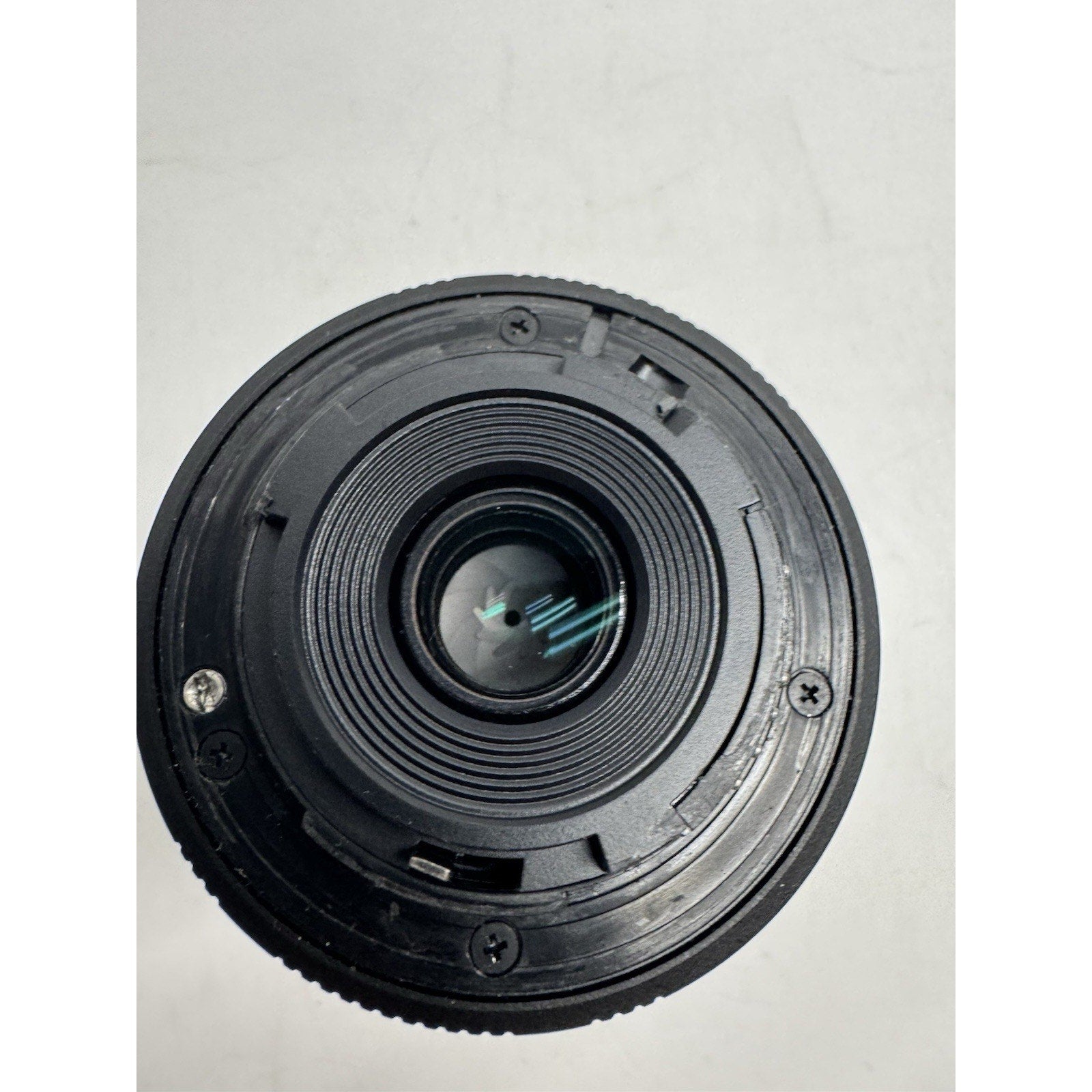 Tamron LD AF Di ll LD Macro 55-200mm f/4.0-5.6 LD Di-II AF SLR Camera Lens Hood