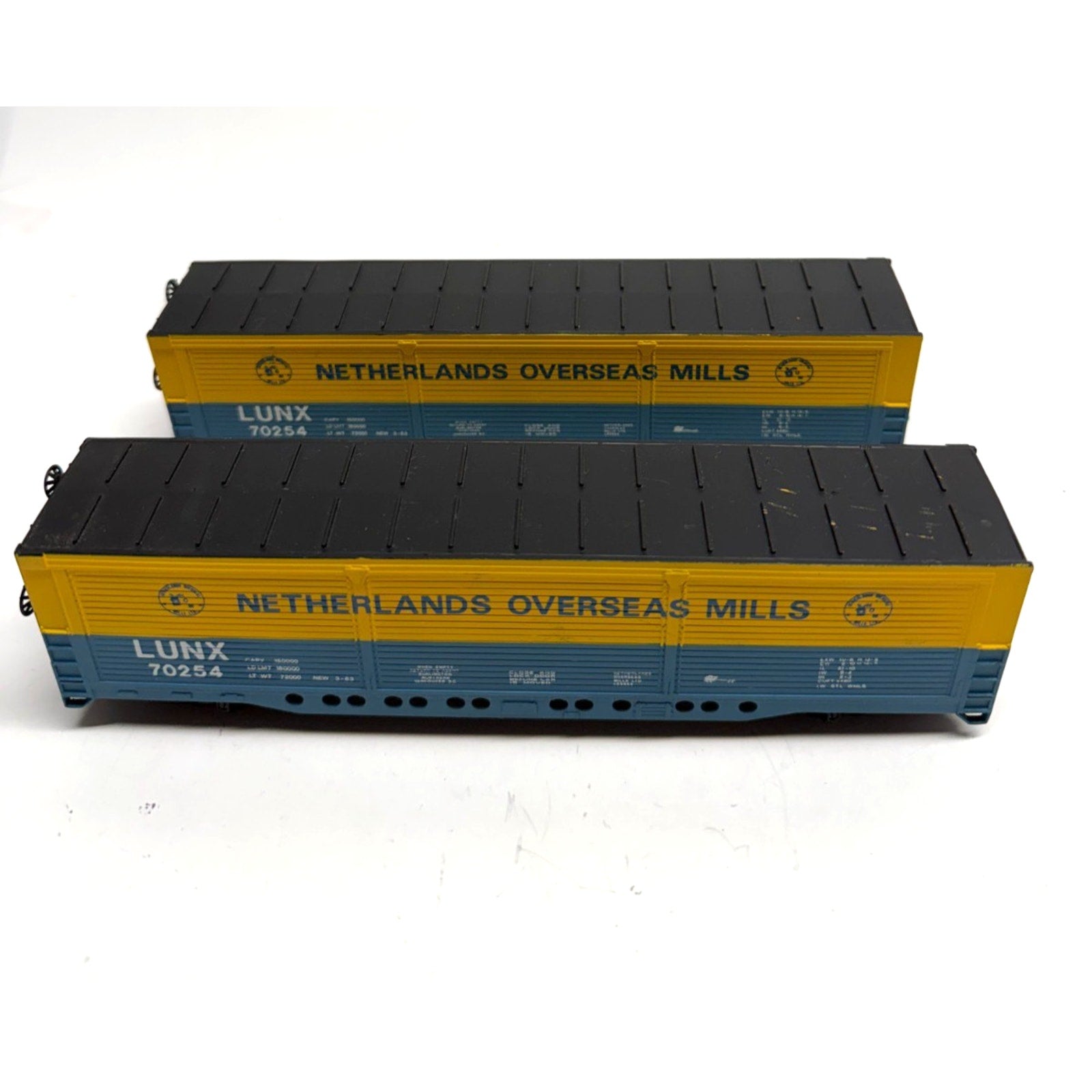 VTG NEW Lot of 2 Bachmann Box Car Netherlands Overseas Mills LUNX 70254