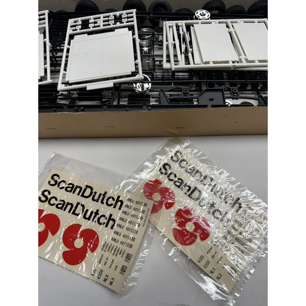 Vintage NEW OPEN BOX IMAI 1/28 Scale Model Kit Tractor Trailer ScanDutch