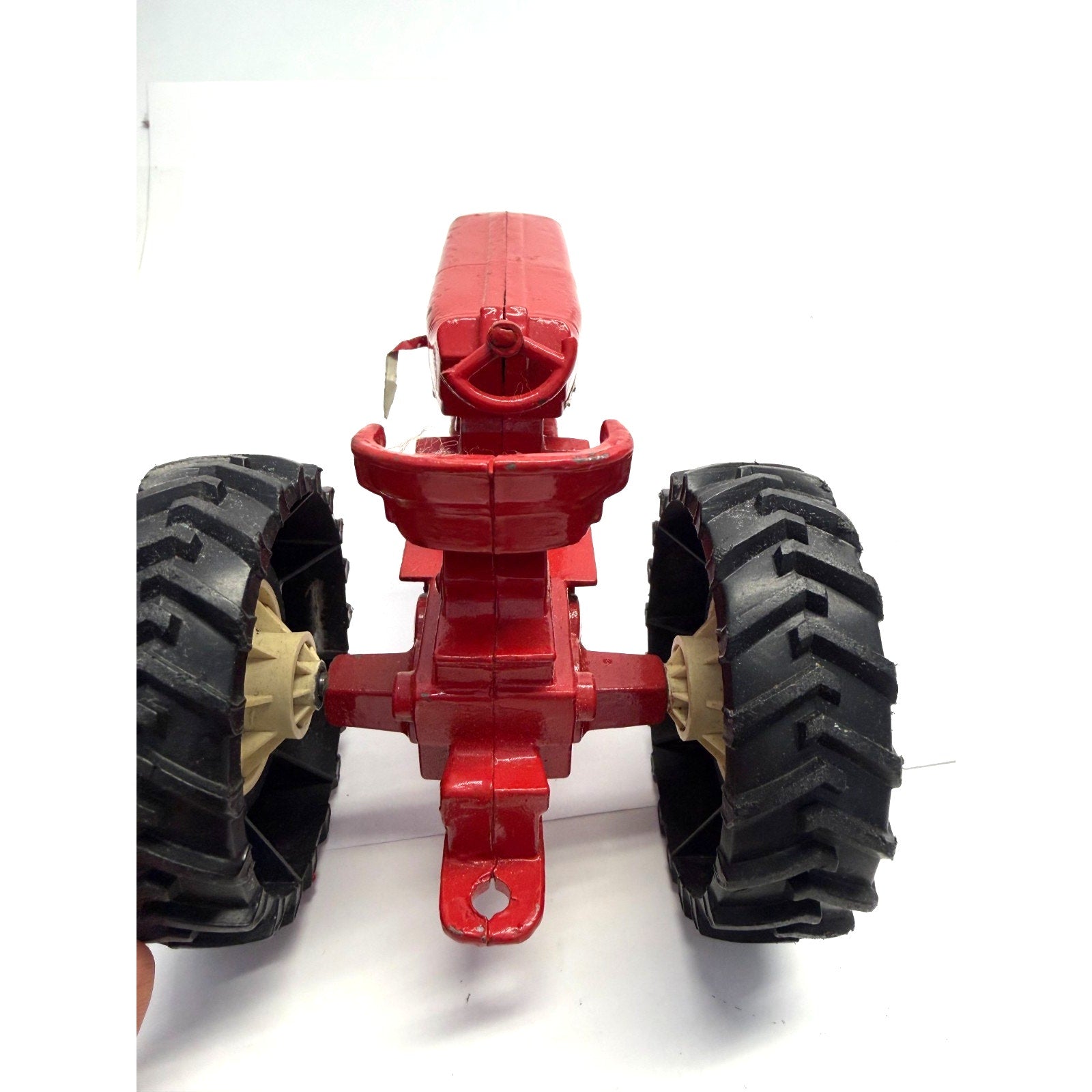 Vintage Ertl Diecast 1/16 Scale Red International Narrow Front Tractor