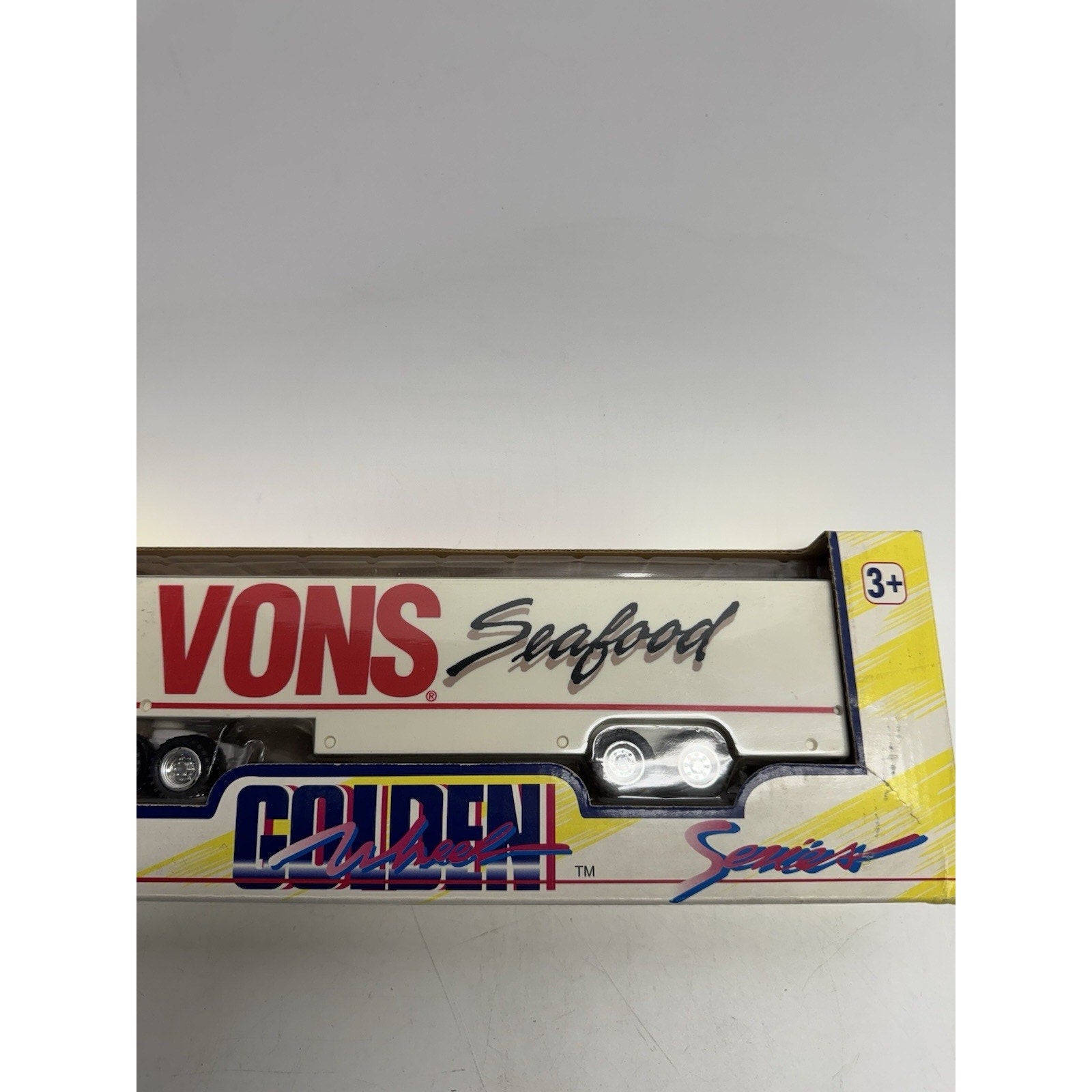 VINTAGE 1996 FACTORY SEALED Golden Wheel Vons semi Truck Series