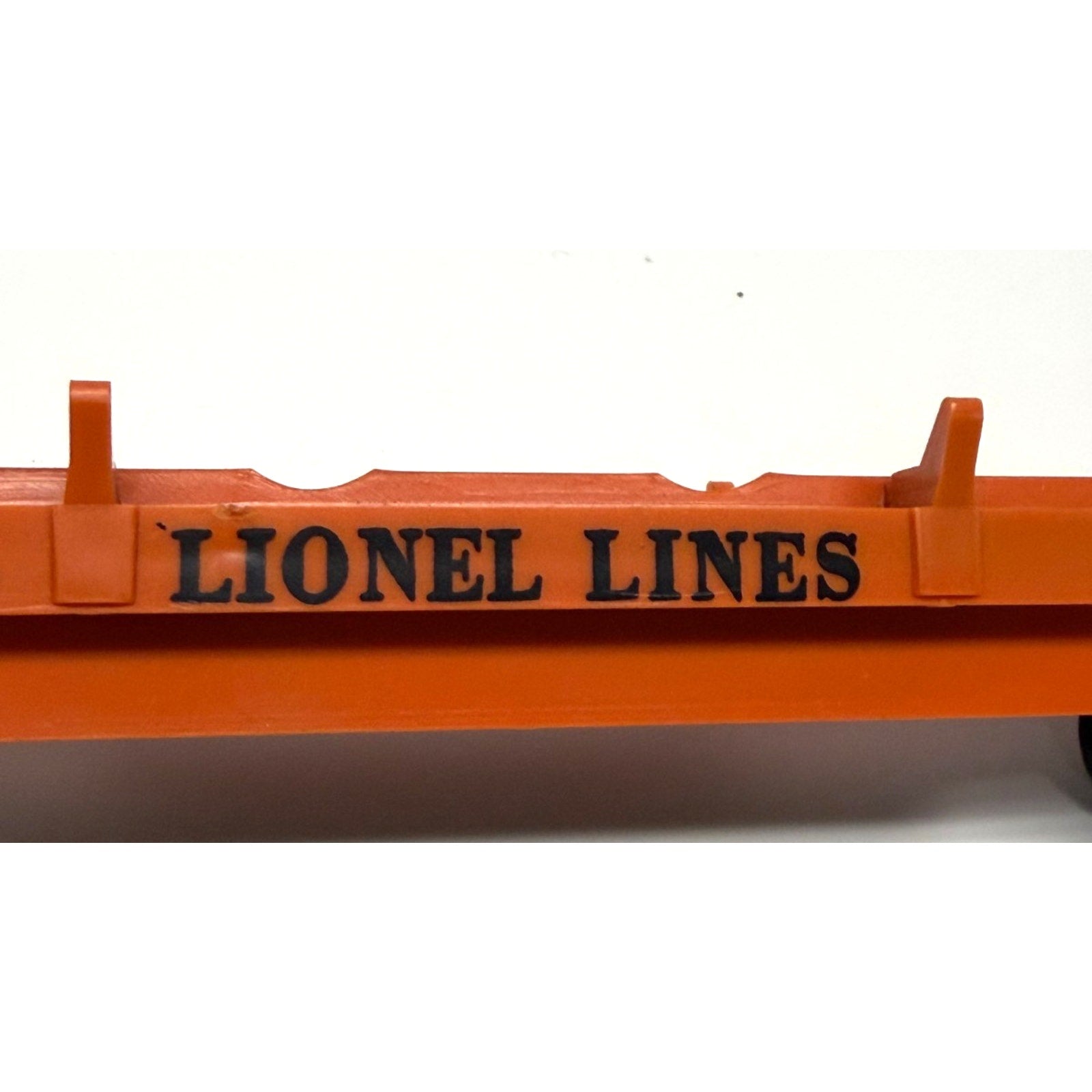 Vintage postwar Lionel Lines no. 636255 flat car