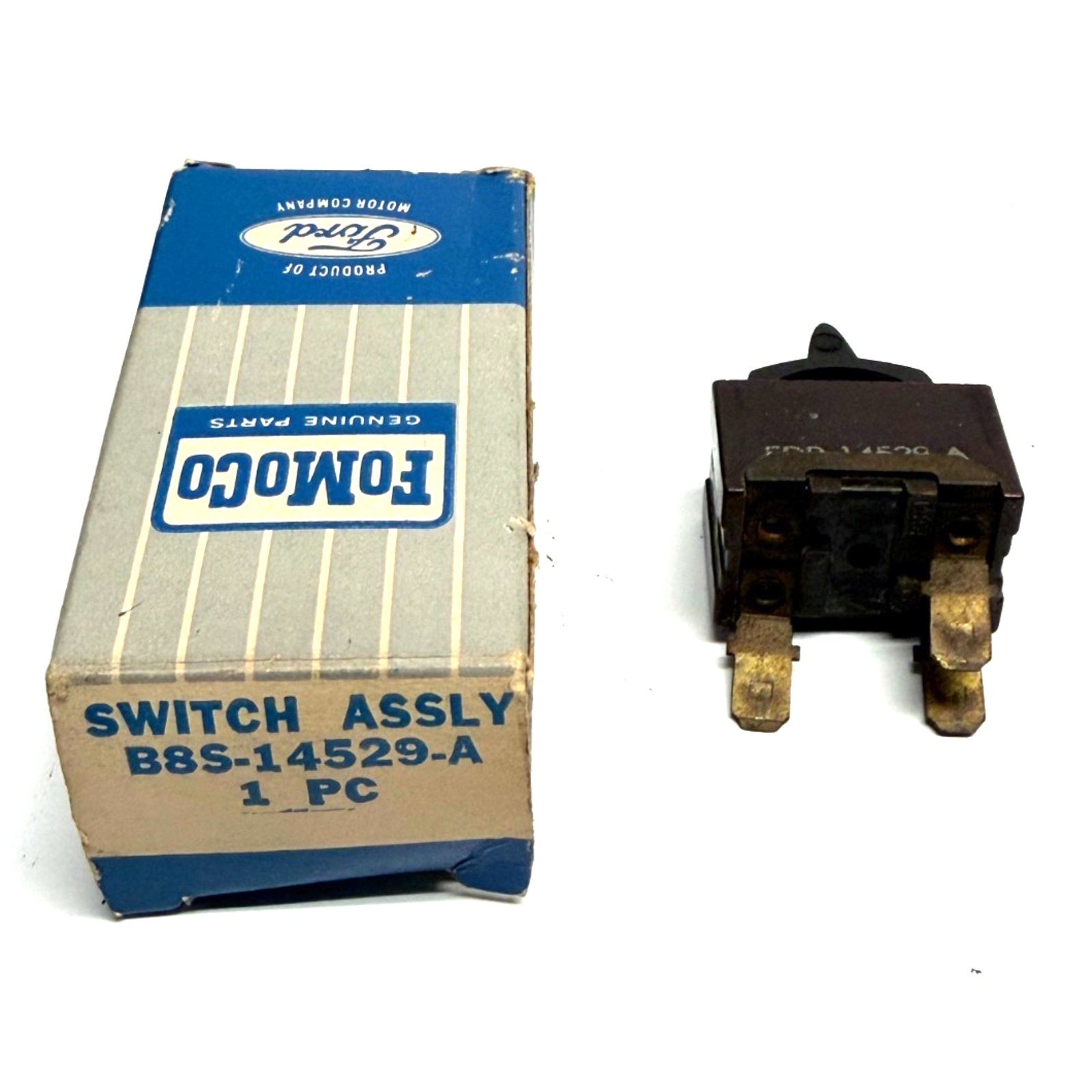 Vintage NOS Ford FoMoCo B8S-14529-A Power Window Regulator Switch