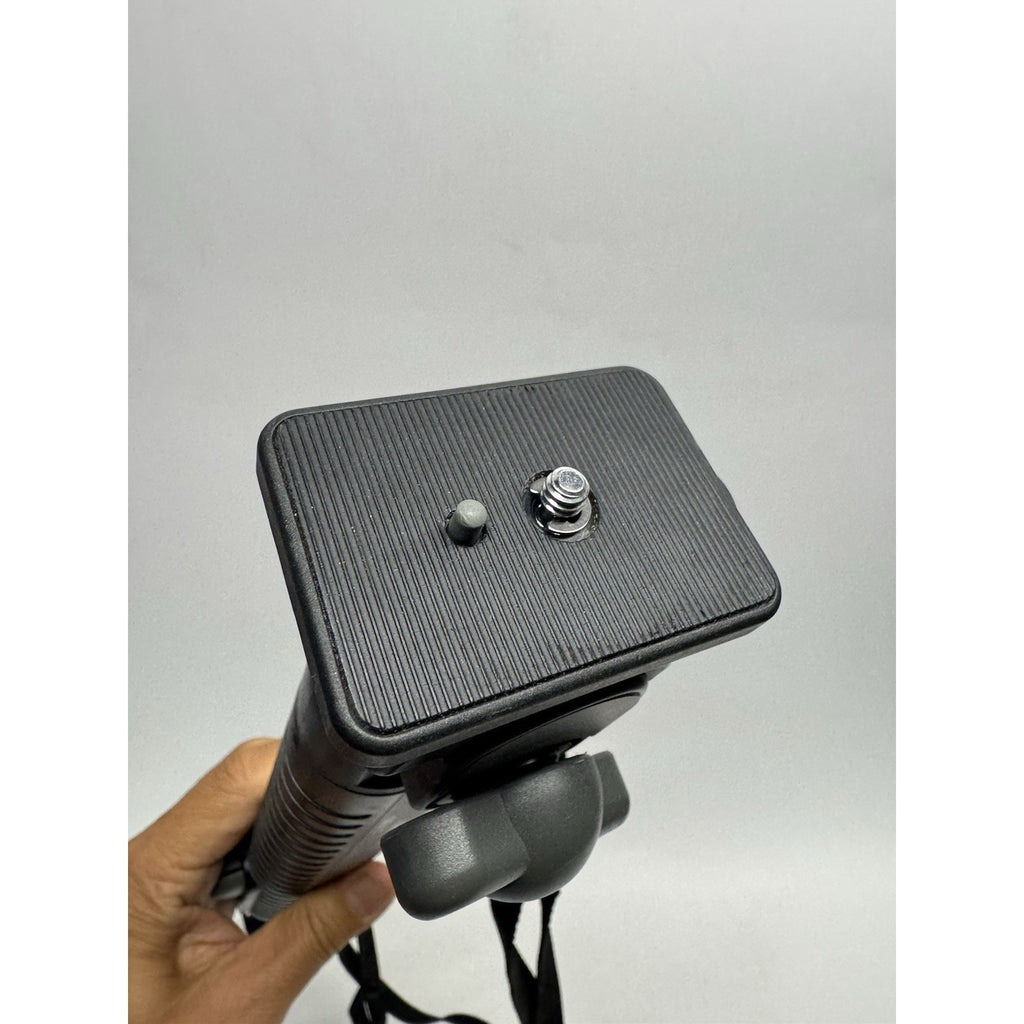 Slik Camera Monopod Telescoping Includes Quick Release Plate, Strap, 20-62"