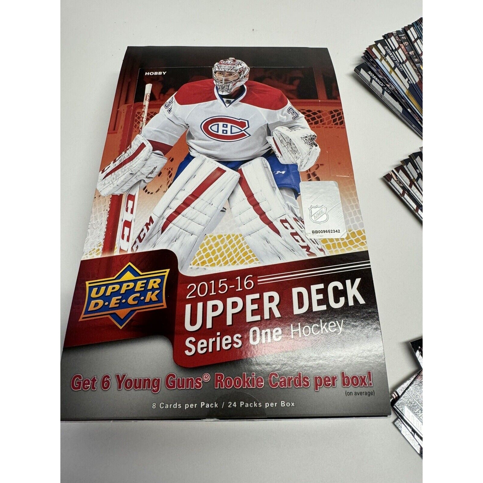 2015-16 Upper Deck Hockey Series 1 one Hobby Box : 173 Cards