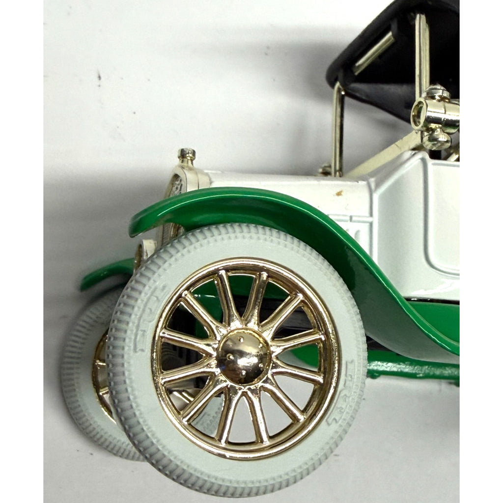VINTAGE NEW 1918 TANKER DIE CAST METAL VEHICLE BANK -PETRO SHOPPING CENTER