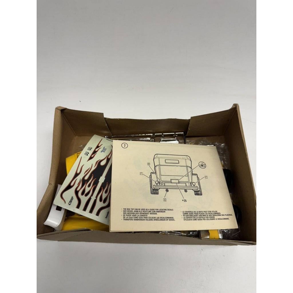 VINTAGE NOS 1985 MONOGRAM 1932 FORD ROADSTER STREET ROD KIT#2718 1/24