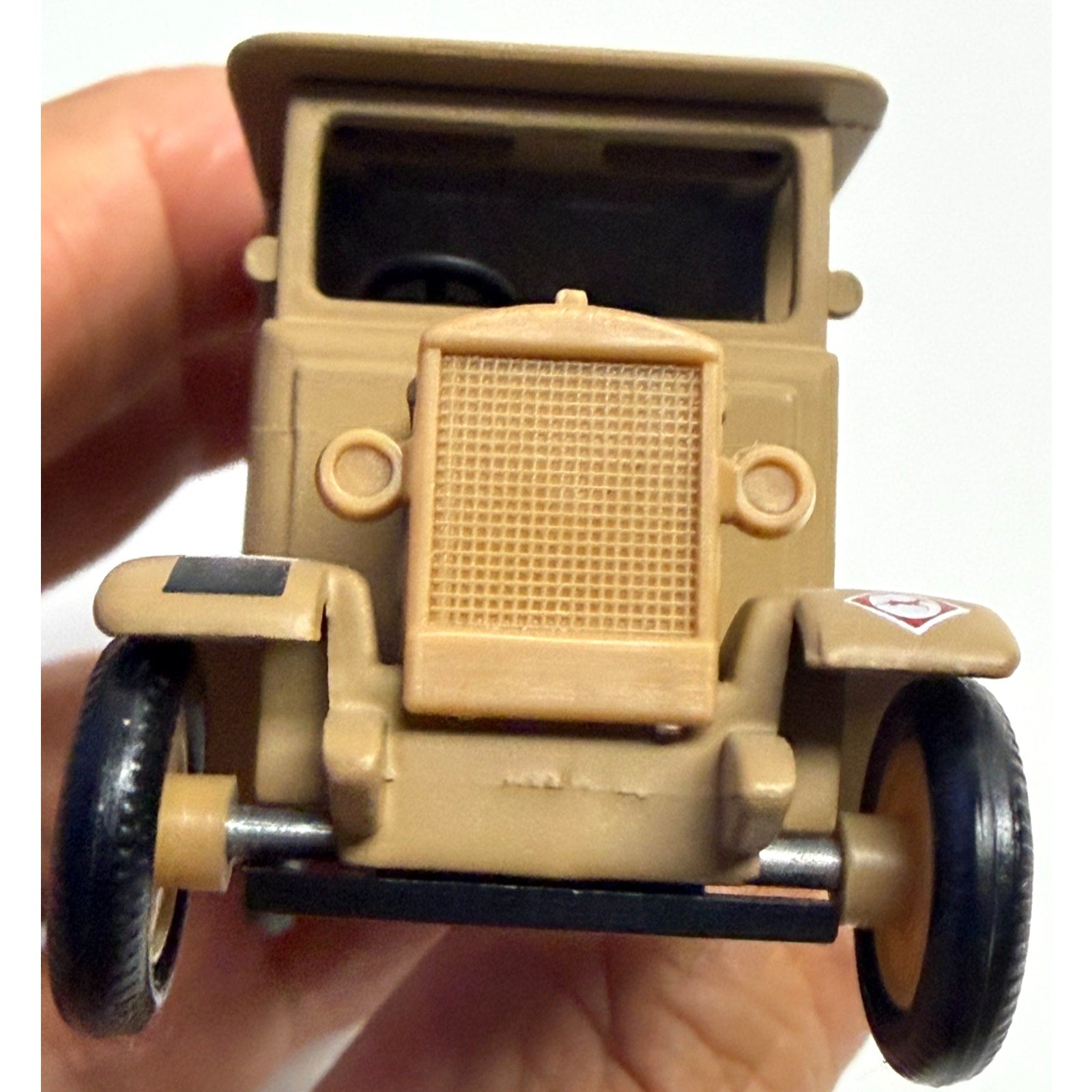 VTG Lledo Days Gone Military Collection Morris Light Truck Ambulance 8th Army