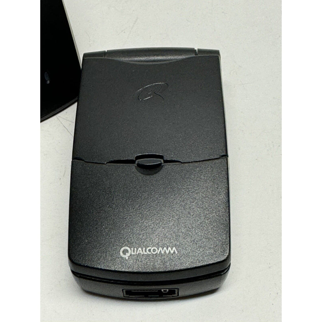 VINTAGE RARE QUALCOMM AIRTOUCH FOLDING CELL PHONE FOR PARTS