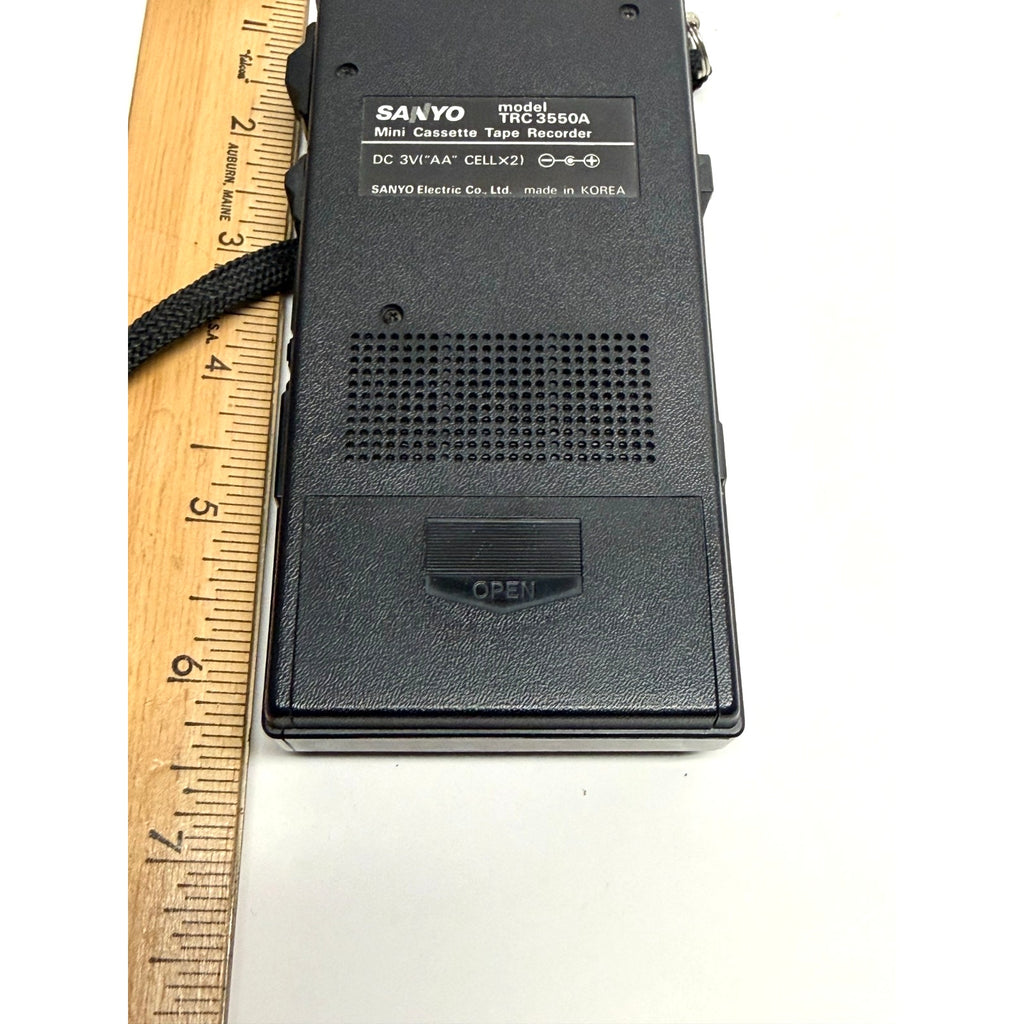 VTG Sanyo TRC-3550A Mini Talk Book Mini Cassette Voice Recorder. Not working