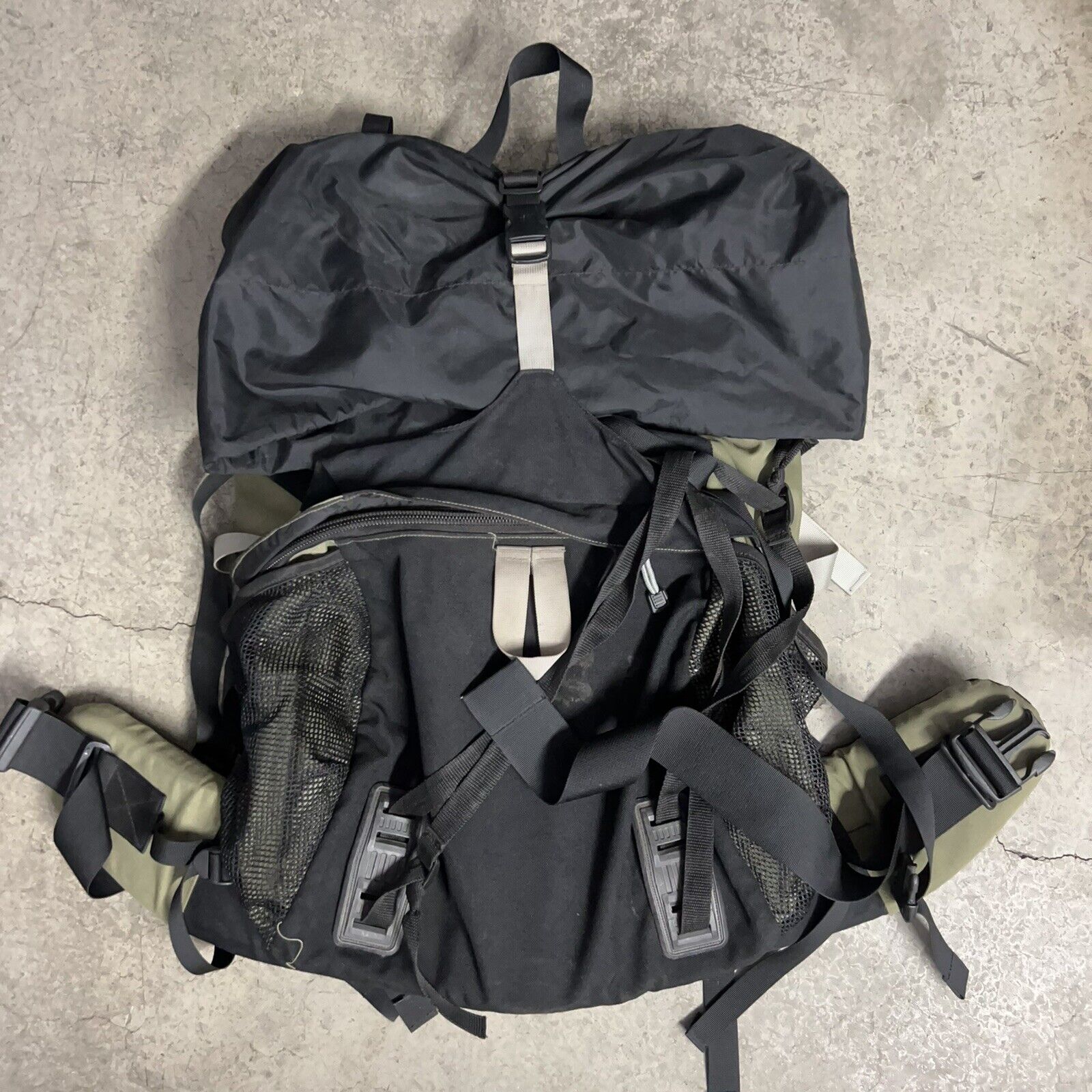VINTAGE Field & Stream Internal Frame Backpack Hiking/Camping