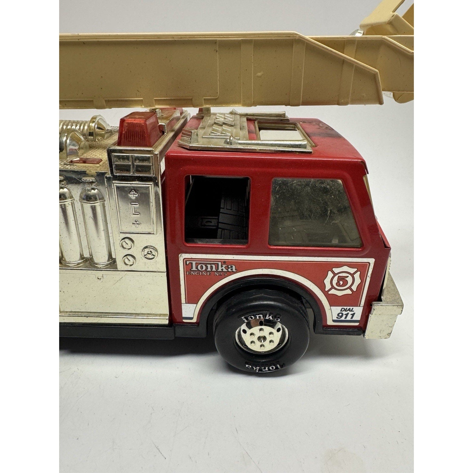 Vintage 1993 23" Tonka Fire Truck Engine No 5 Rescue Boom Ladder #92330