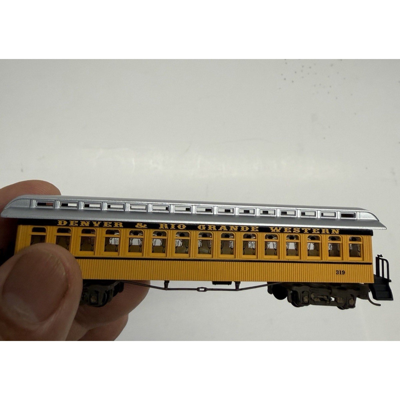 Vintage NOS N Roundhouse 85004 34' Overton Coach D&RGW Train
