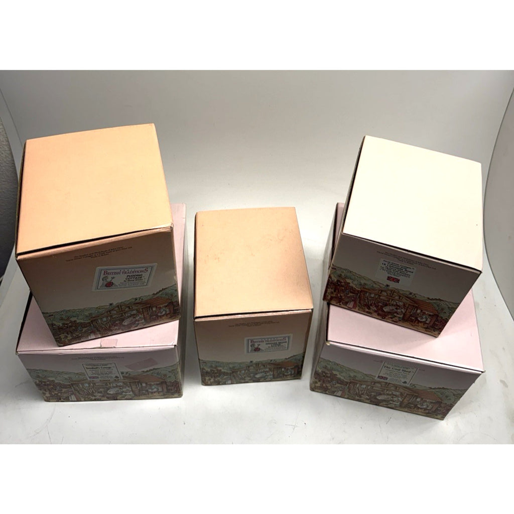 LOT OF (5) DAVID WINTER COTTAGES -PUDDING COTTAGE, TOMFOOL'S COTTAGE, GROUSE MOO