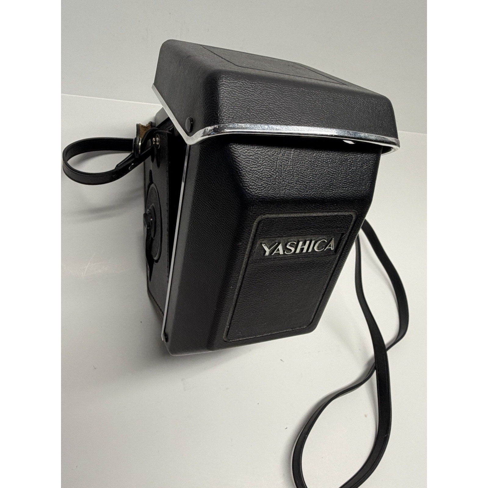 VINTAGE Yashica Mat 124 G Medium Format TLR With Case ~~ Pristine Condition