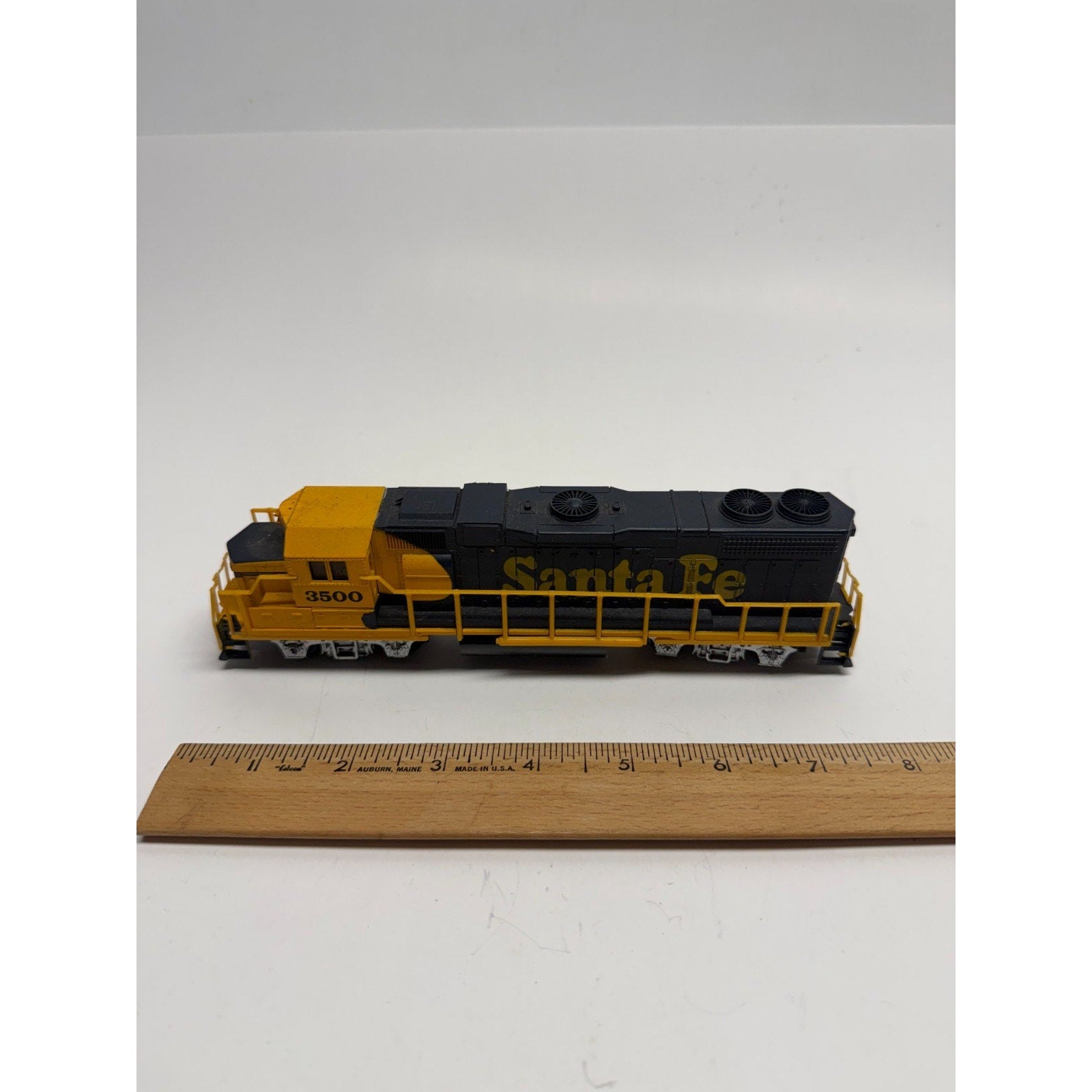 VTG HO Life-Like GP38-2 #3500 Santa Fe Powered Diesel Locomotive, Untested