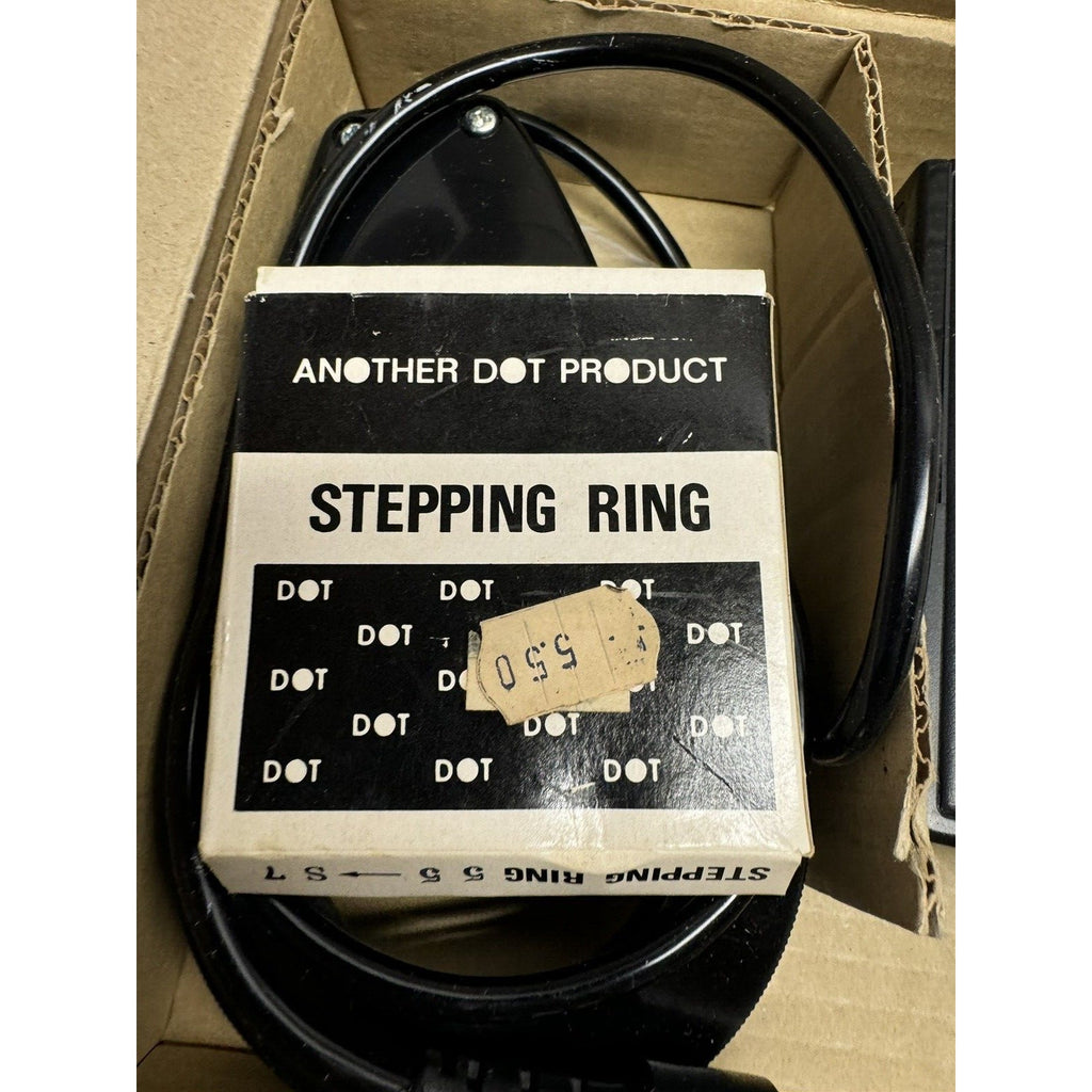 VINTAGE NOS DOI Circle Flash Unit to Fit Any SLR Lenses