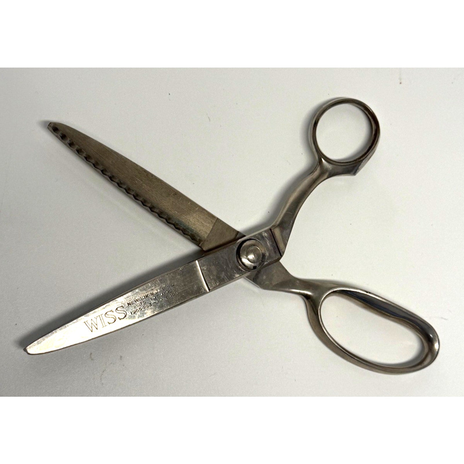 Vintage Wiss 9" Pinking Shears Sewing Scissors Heavy Duty Newark NJ Made in USA