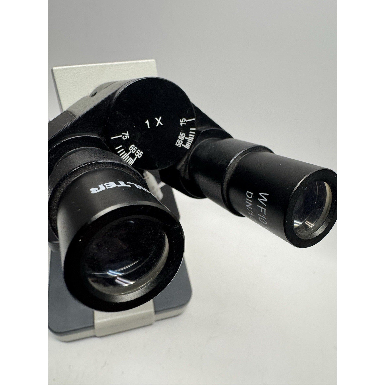 Gently Used Binocular Compound Microscope w/WF10X Eyepieces & Walter Lenses