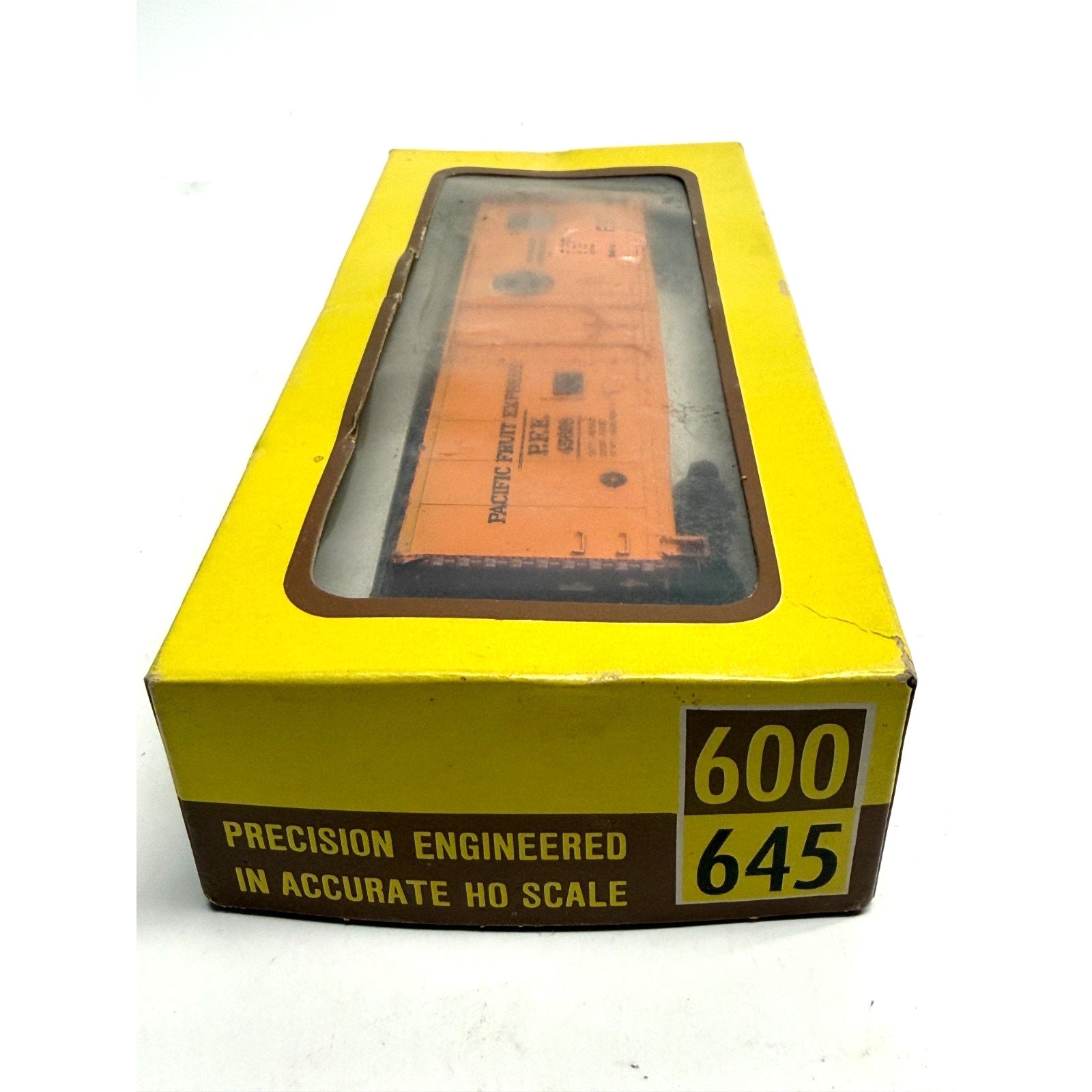 Vintage NEW AHM HO Gauge SCALE PFE Pacific Fruit Express Reefer 45698 1:87