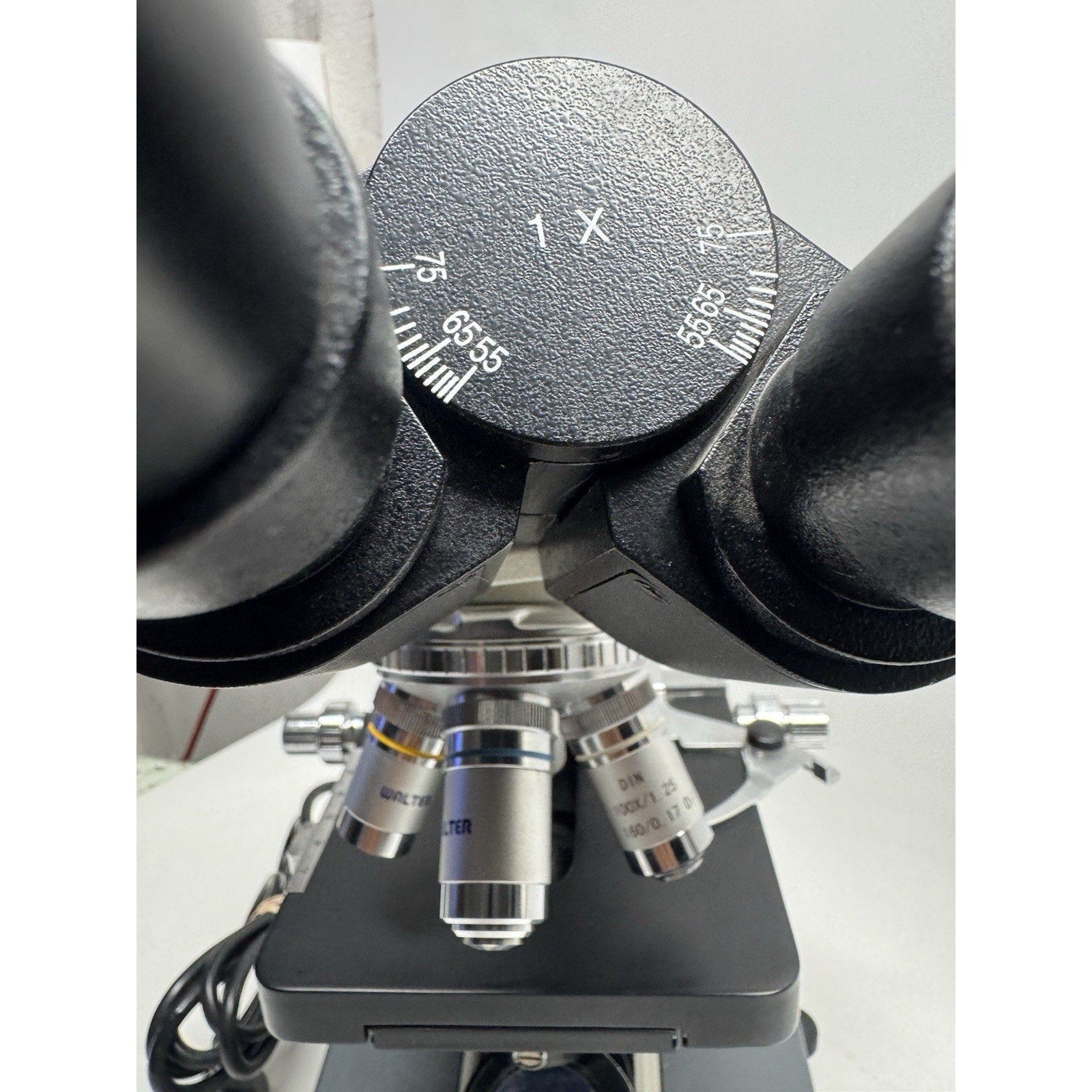 Gently Used Binocular Compound Microscope w/WF10X Eyepieces & Walter Lenses