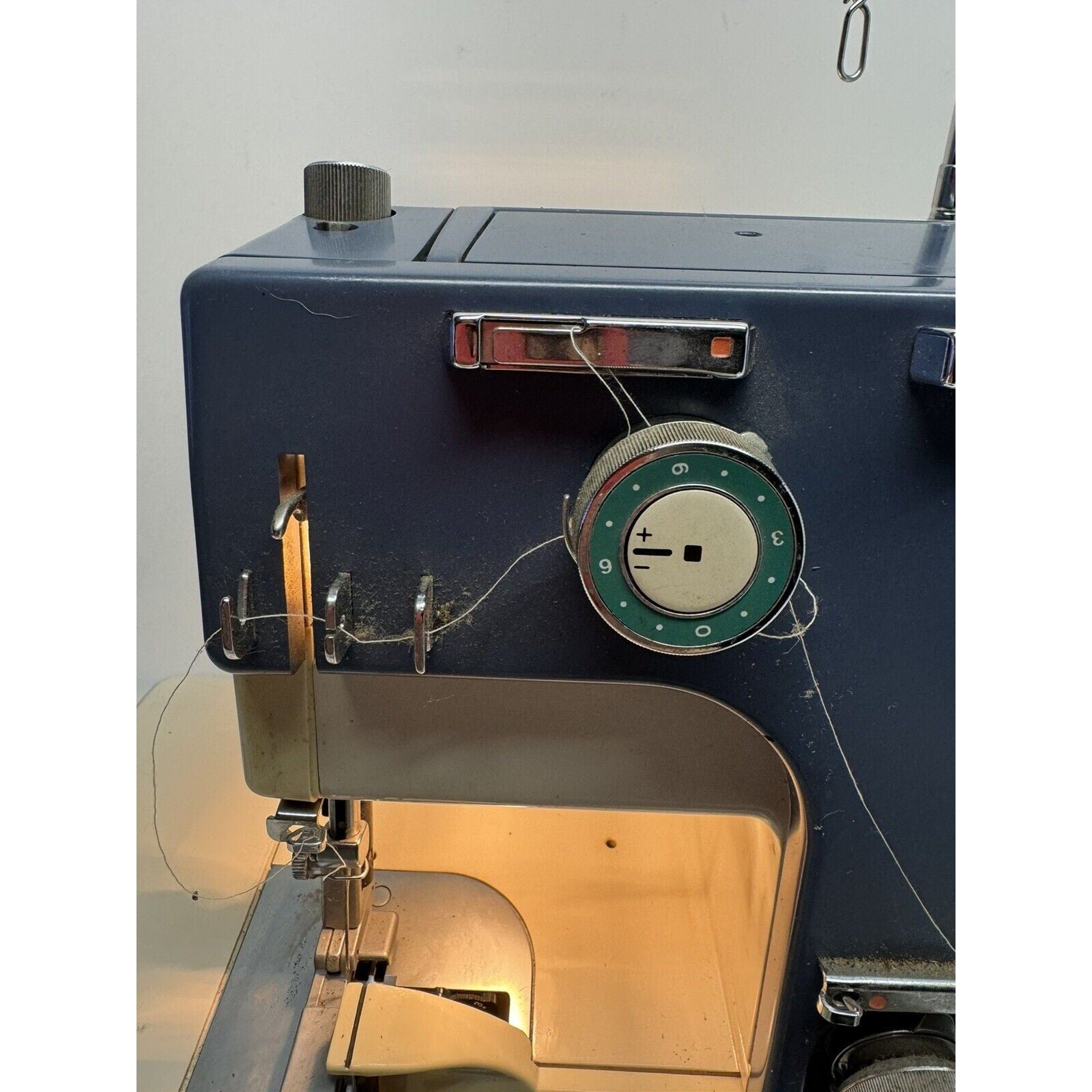 VINTAGE White Super Lock Model X 523 Serger Sewing Machine With Pedal 523W-4