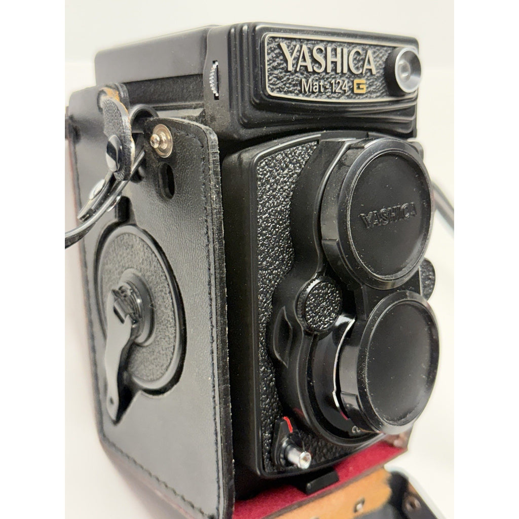 VINTAGE Yashica Mat 124 G Medium Format TLR With Case ~~ Pristine Condition