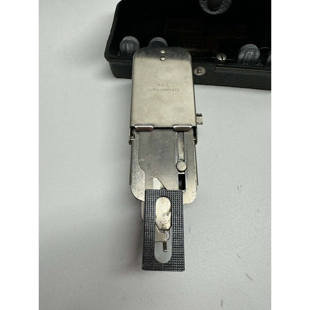 Vintage Singer Sewing Machine Buttonholder No. 160506