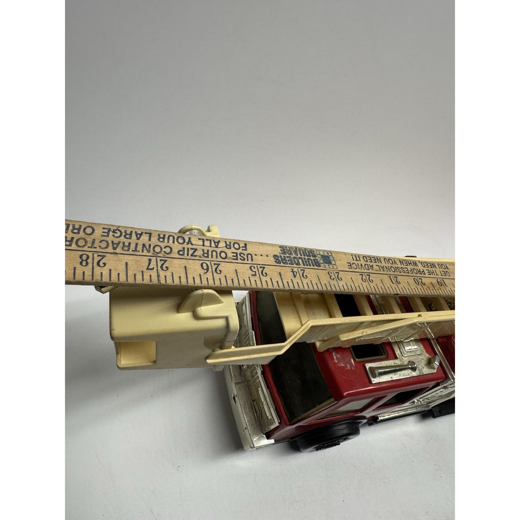 Vintage 1993 23" Tonka Fire Truck Engine No 5 Rescue Boom Ladder #92330