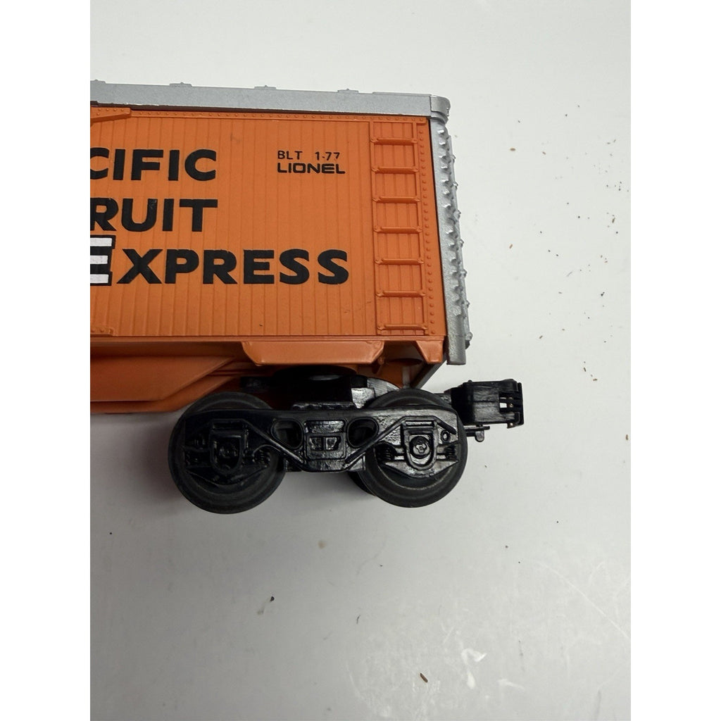 VINTAGE Lionel 6-9872 O Gauge Pacific Fruit Express Billboard Reefer Car LN/Box